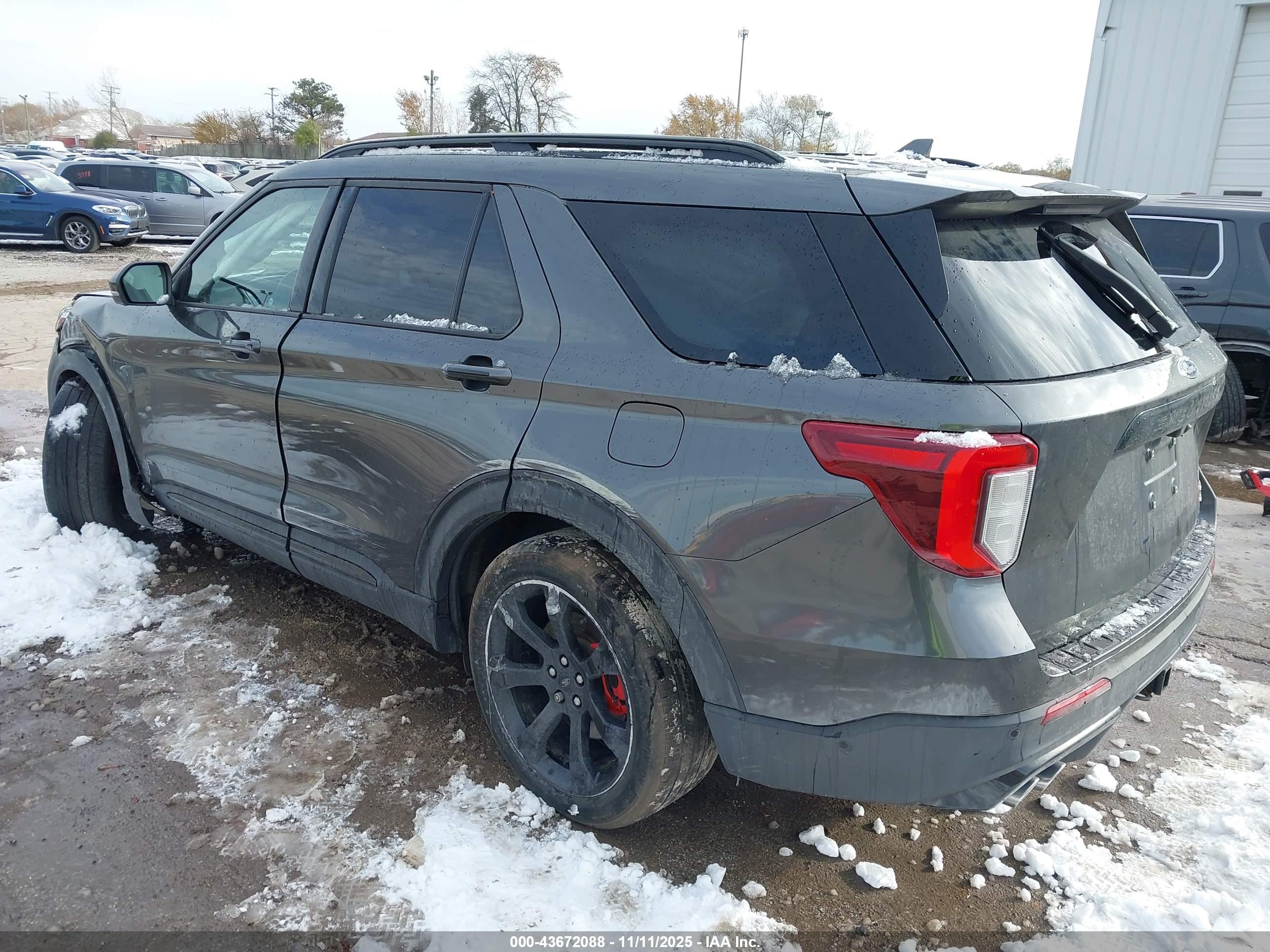 FORD EXPLORER image 3