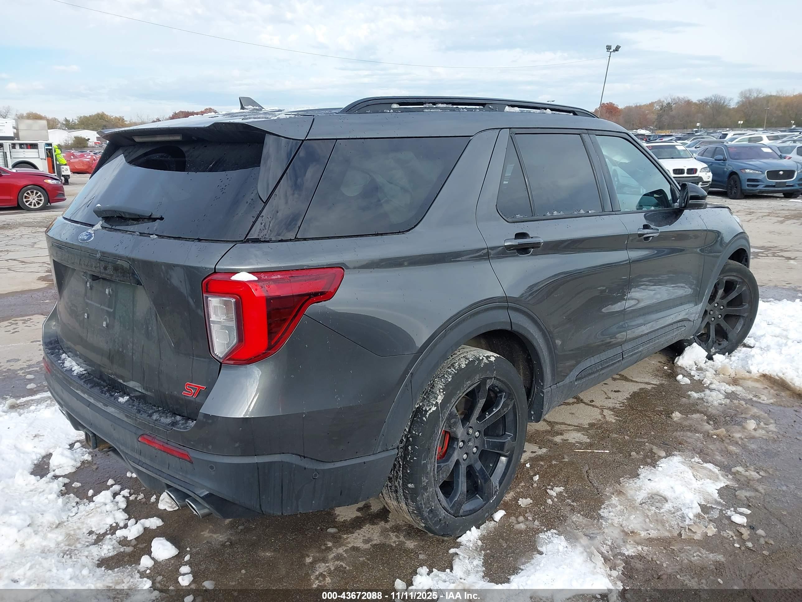 FORD EXPLORER image 4