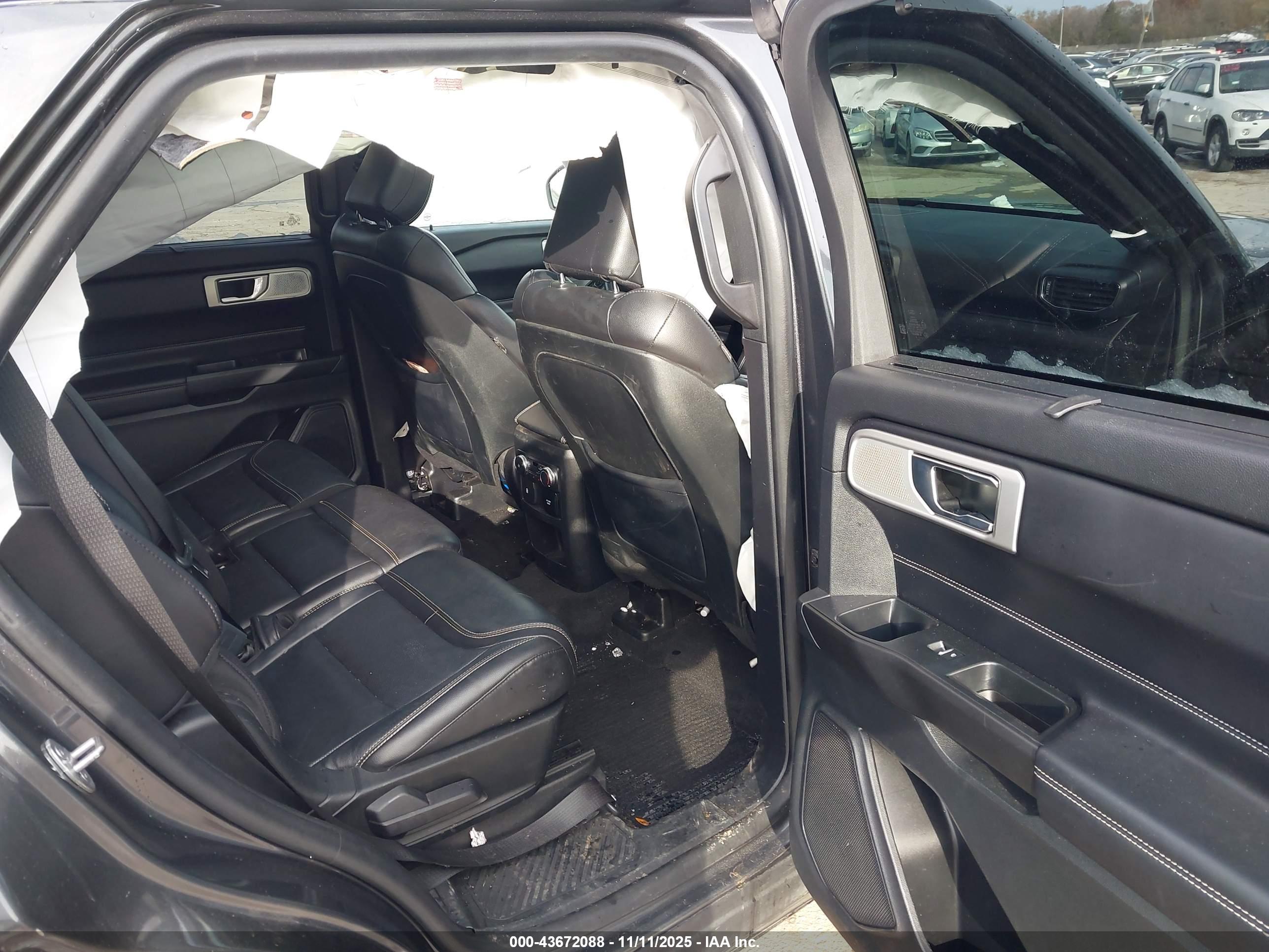 FORD EXPLORER image 8