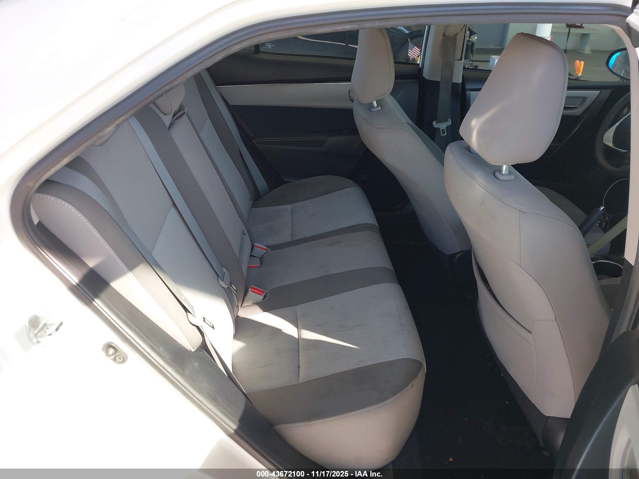 TOYOTA COROLLA image 8