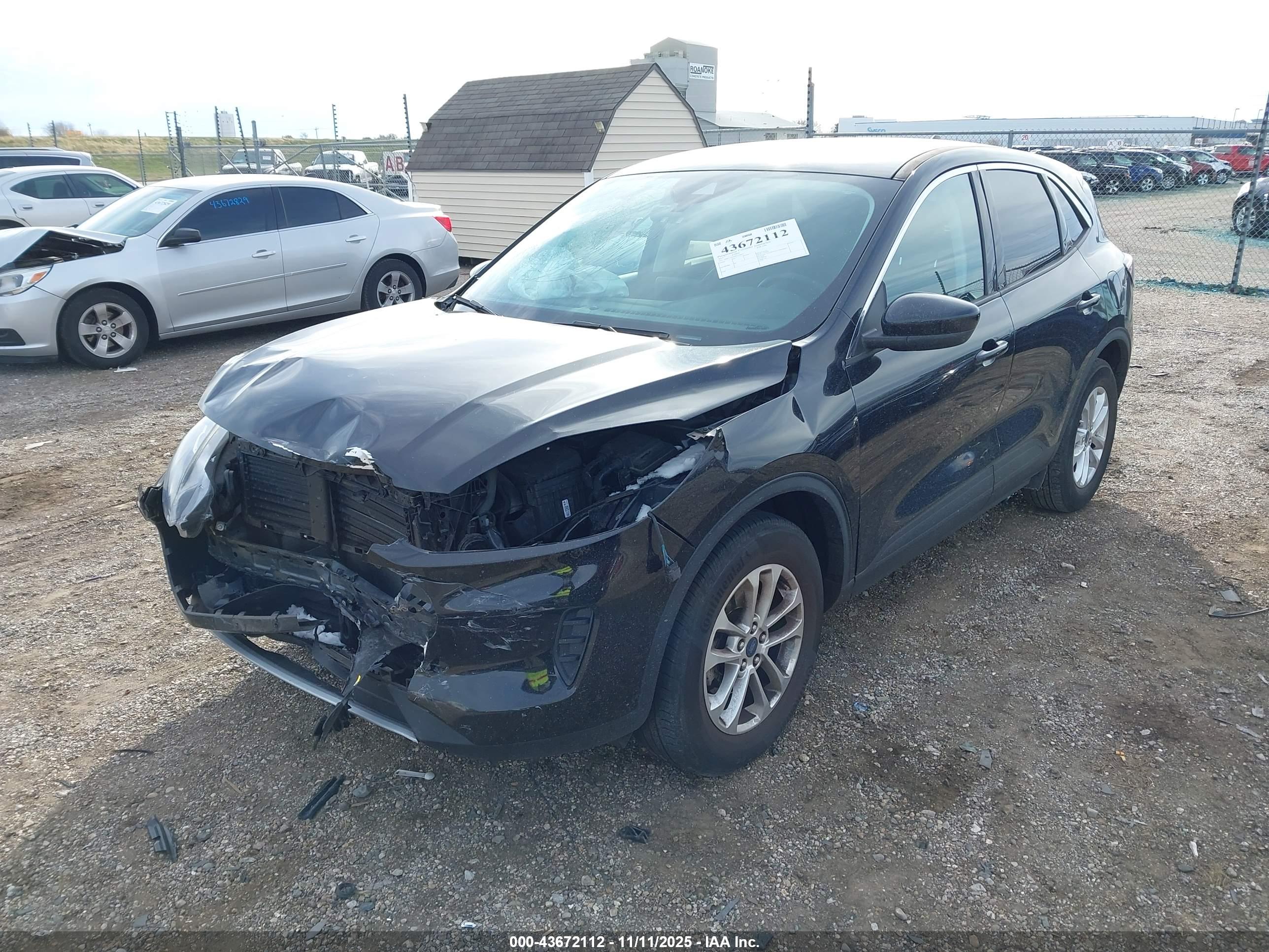 FORD ESCAPE image 2