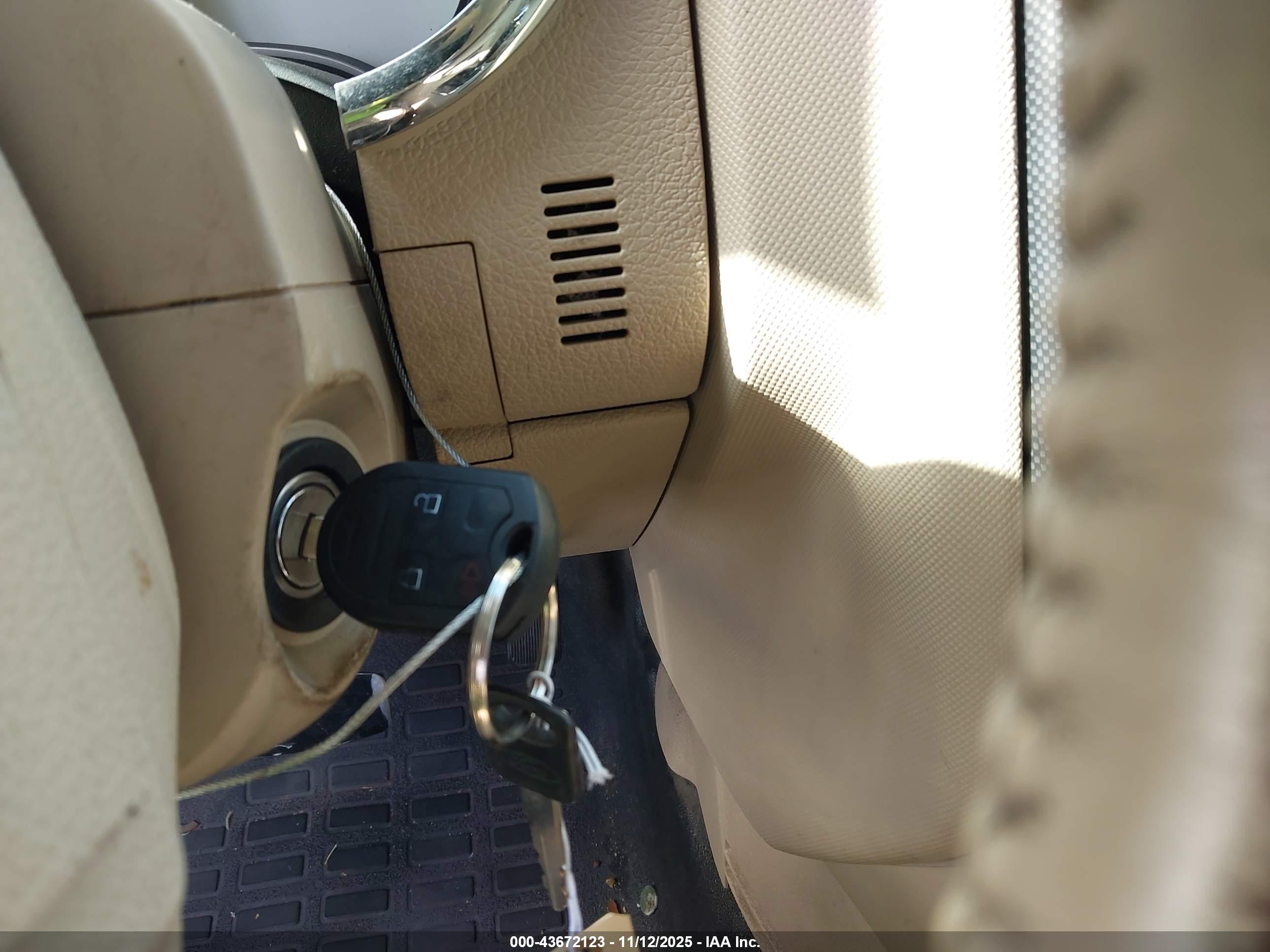 FORD EXPLORER image 11