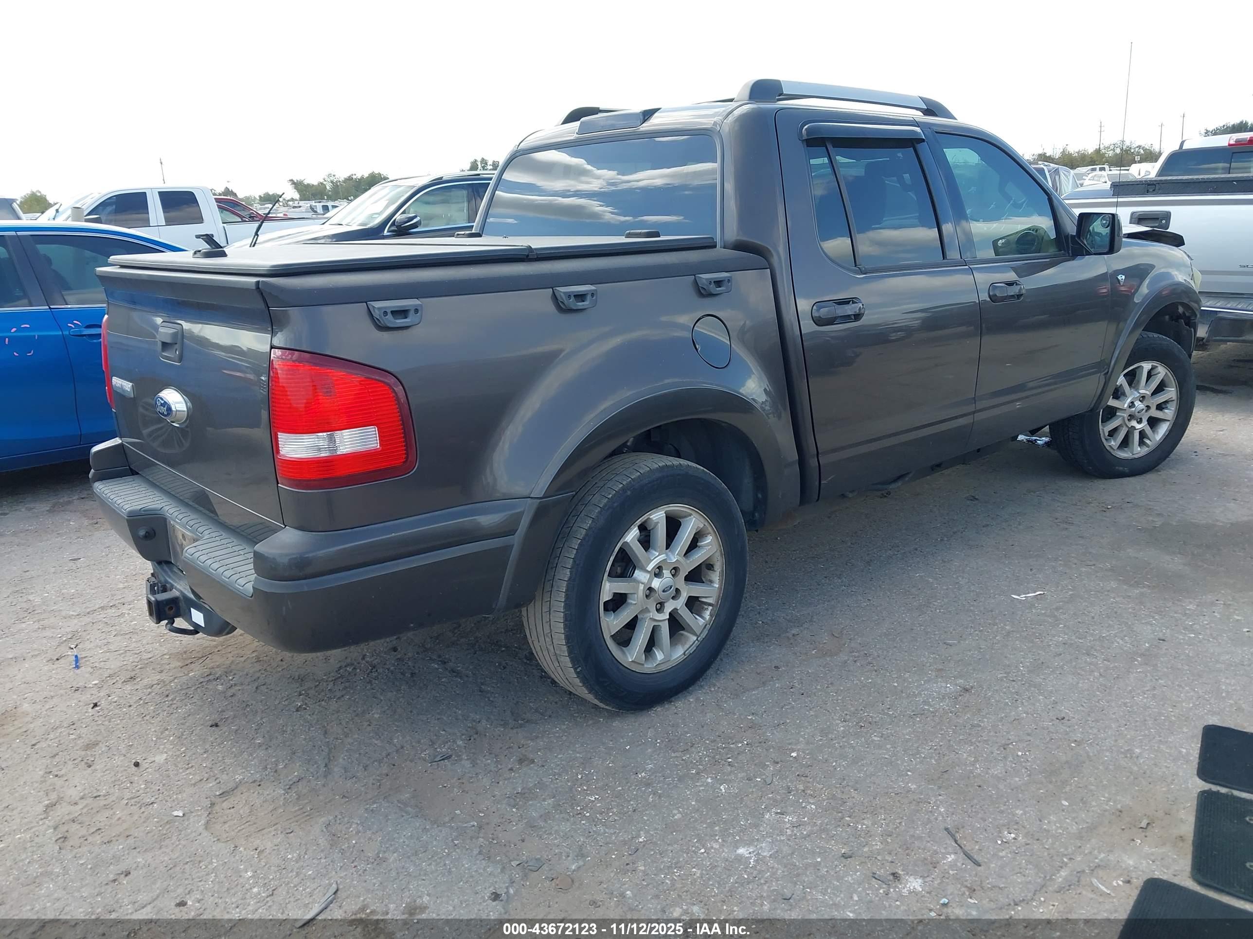 FORD EXPLORER image 4