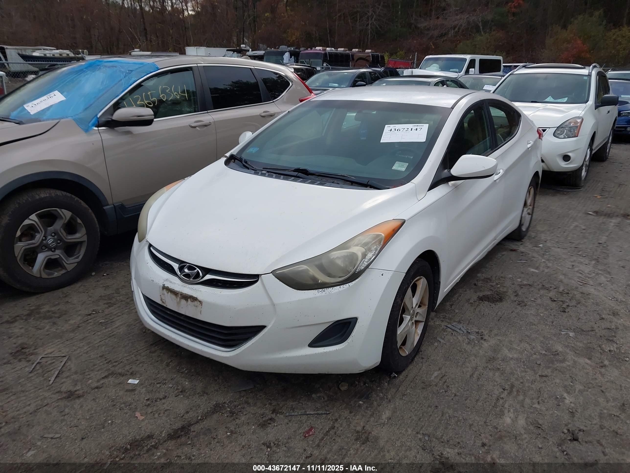 HYUNDAI ELANTRA image 2