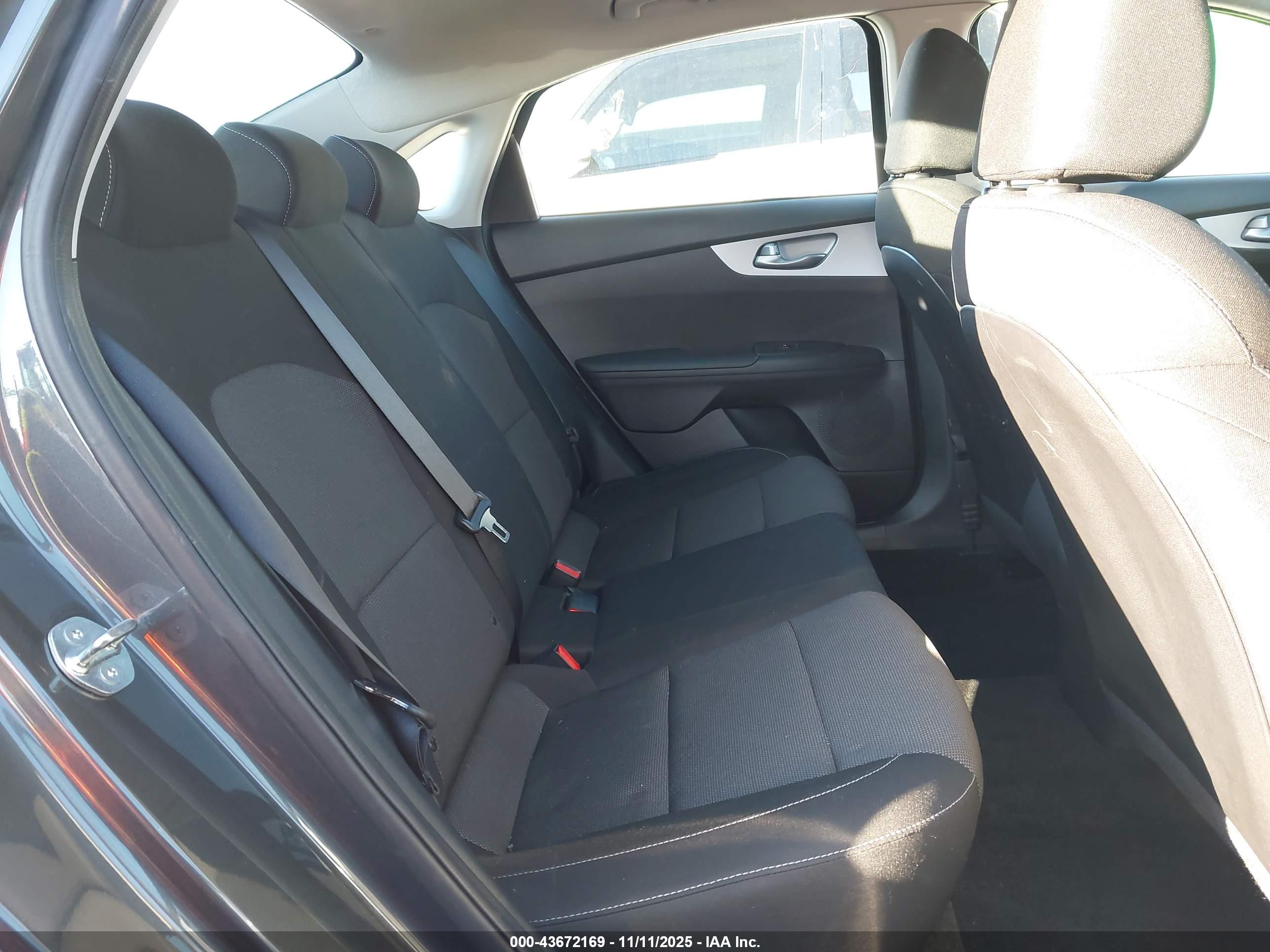 KIA FORTE image 8
