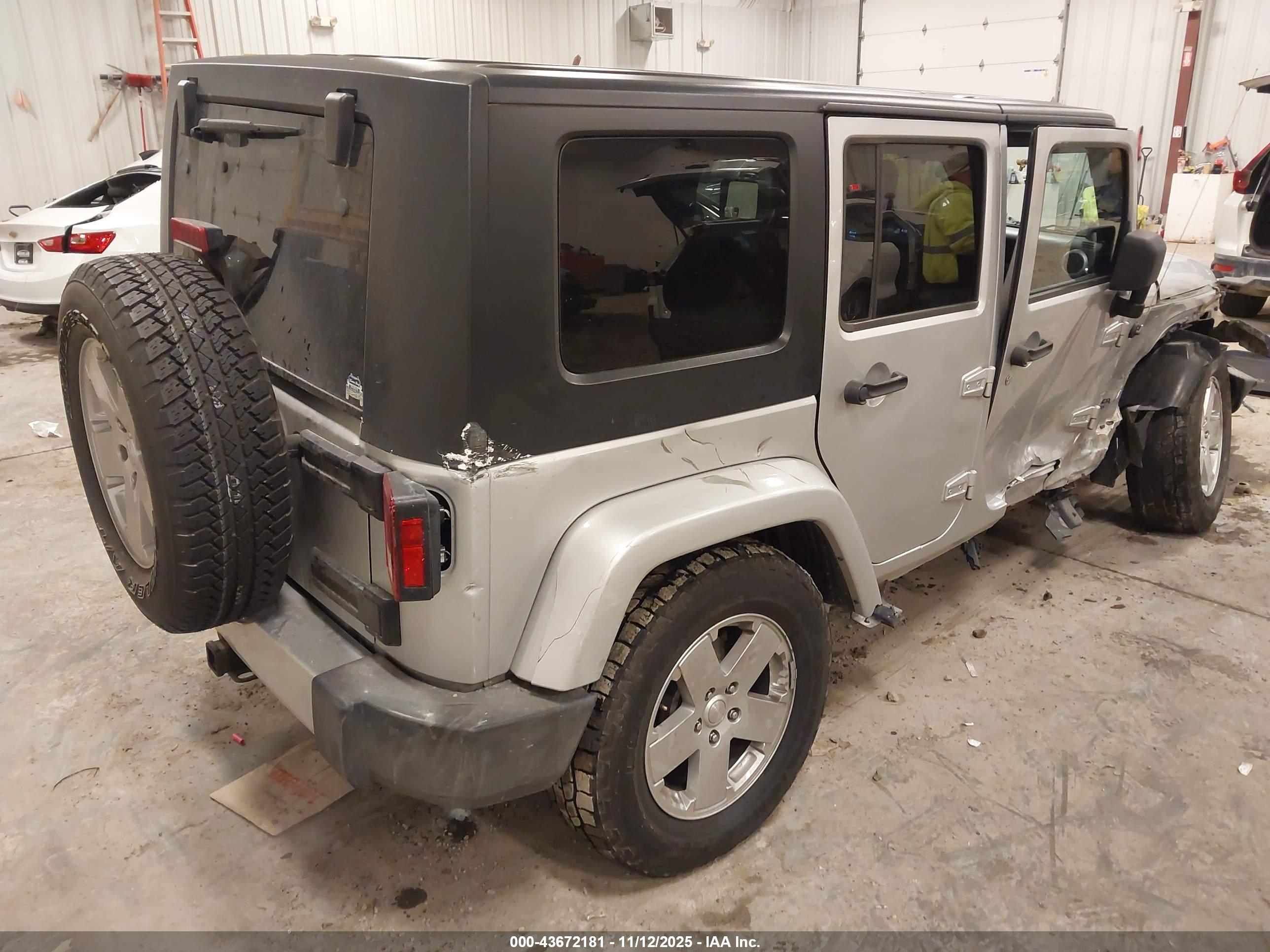JEEP WRANGLER image 4