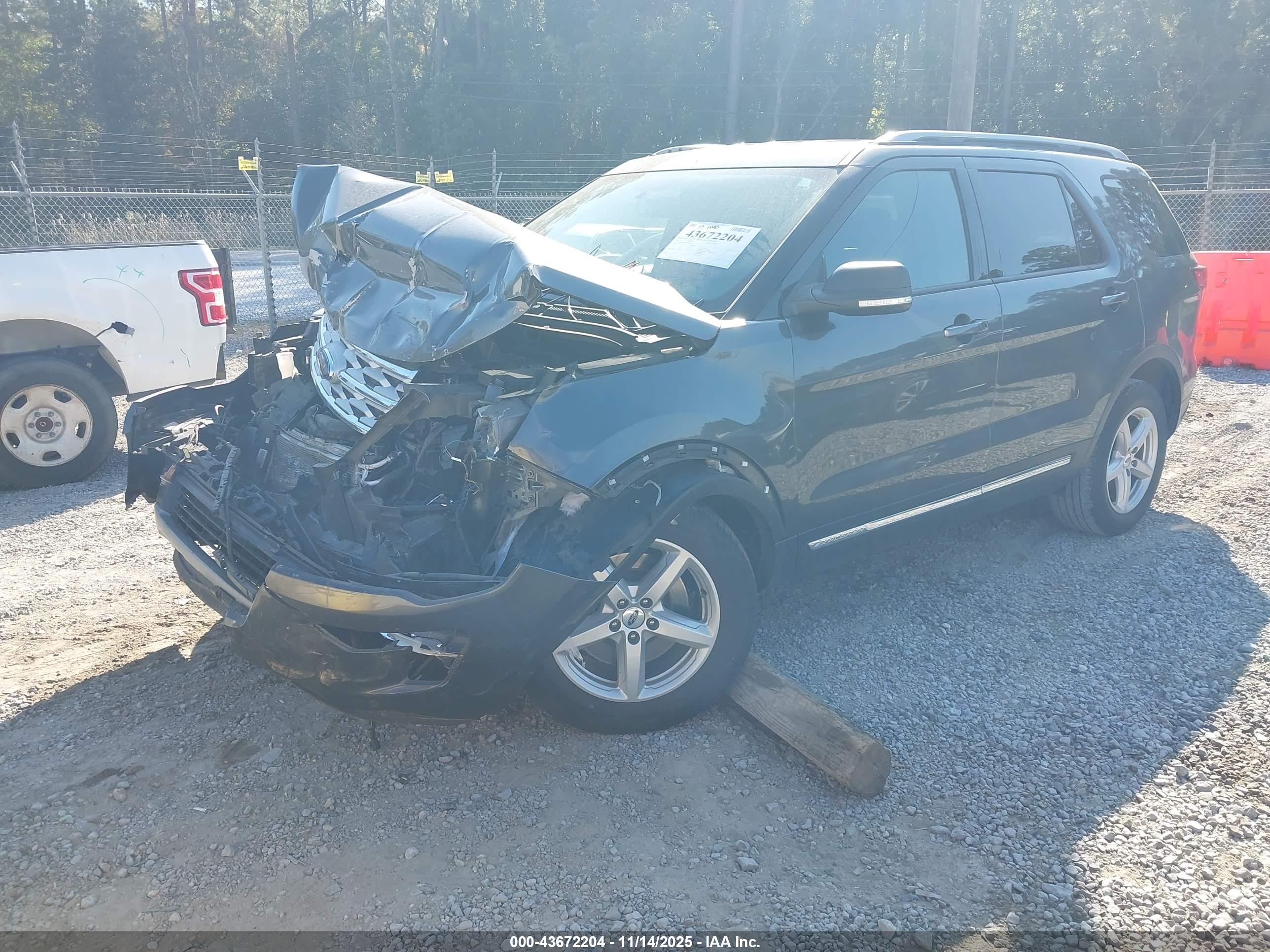 FORD EXPLORER image 2