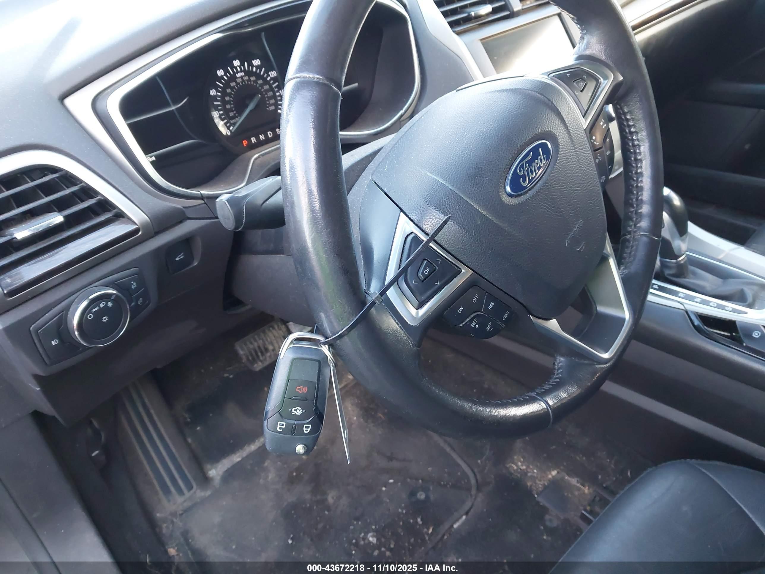 FORD FUSION image 11