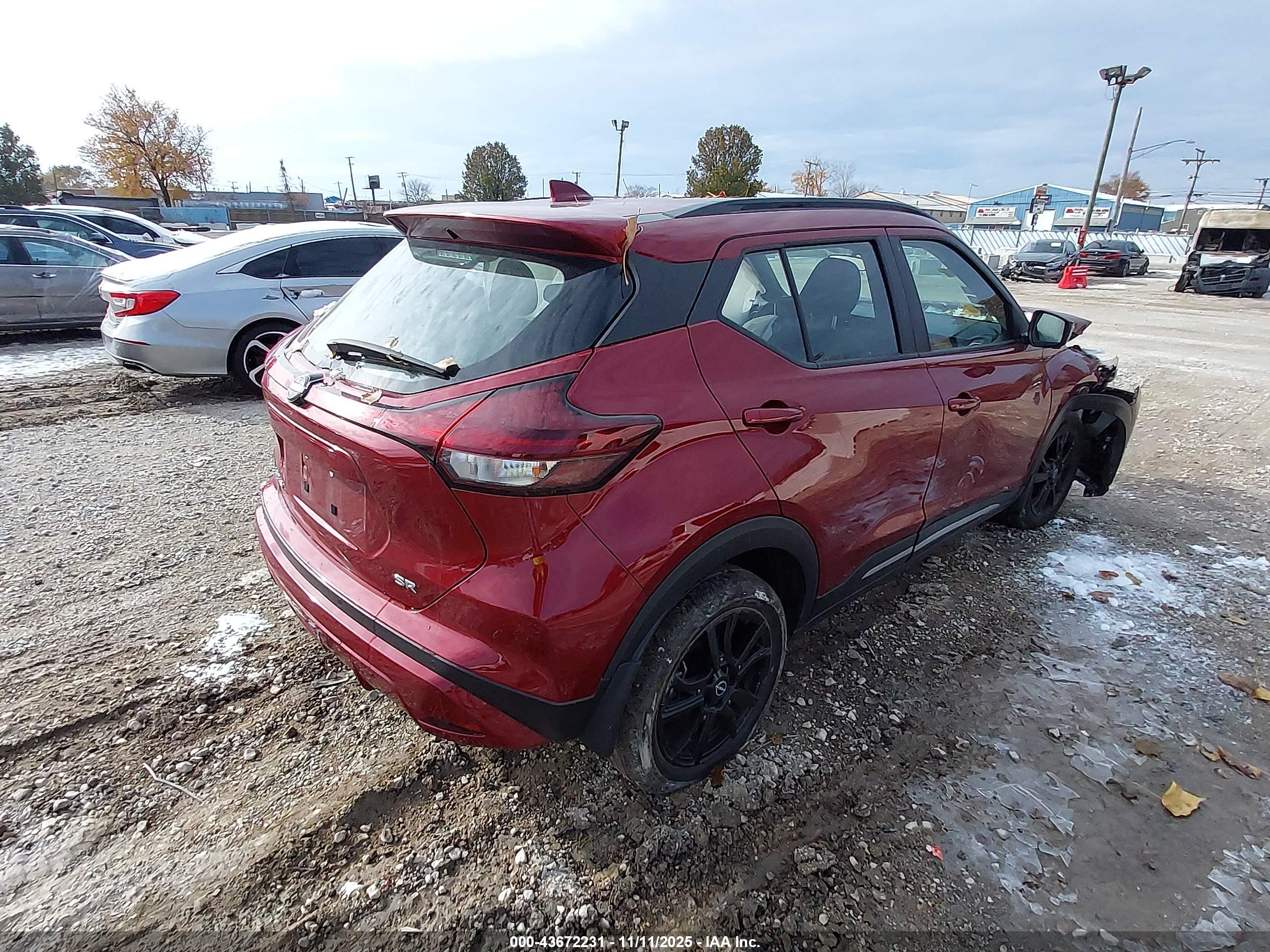 NISSAN KICKS image 4