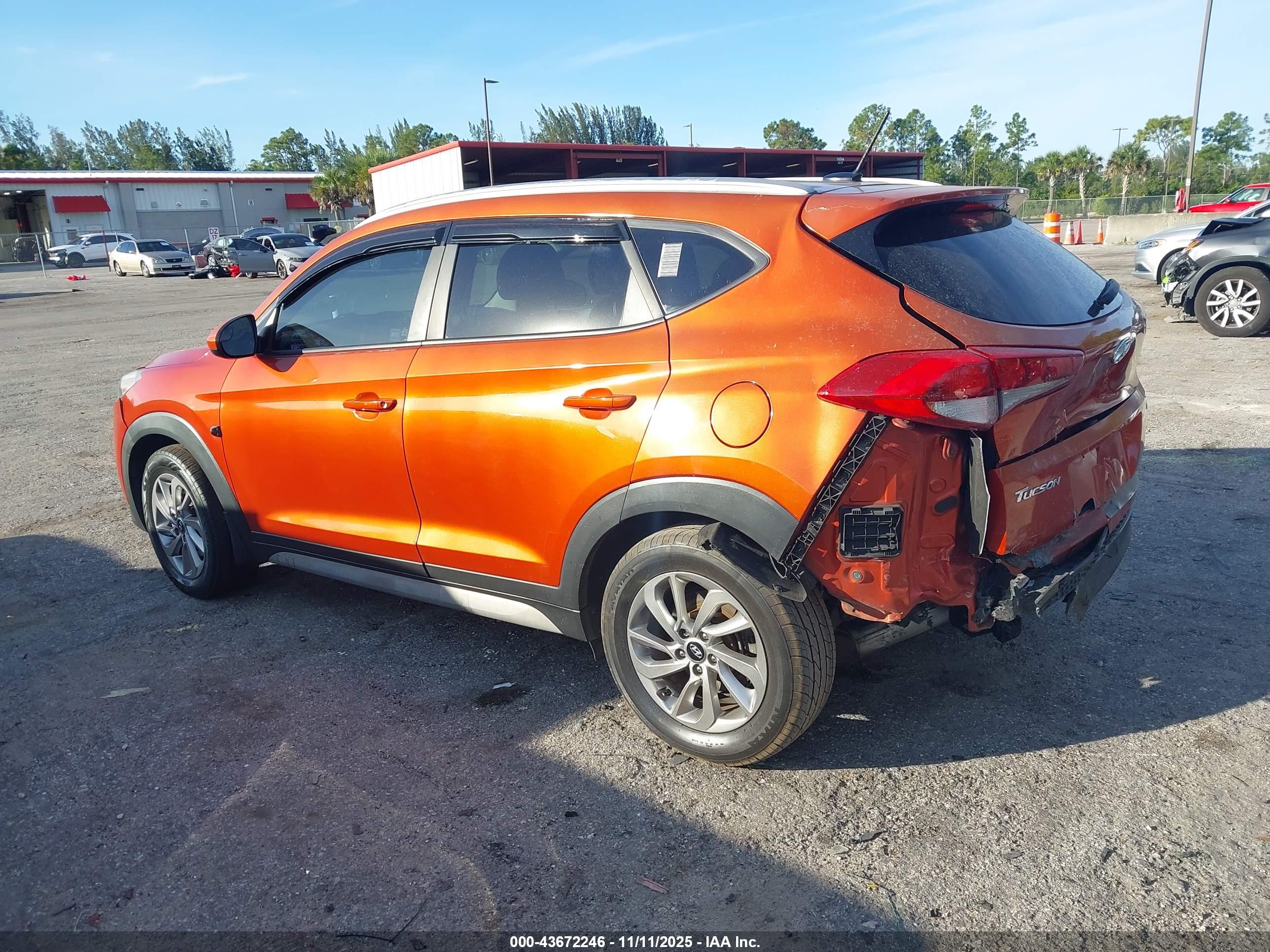 HYUNDAI TUCSON image 3