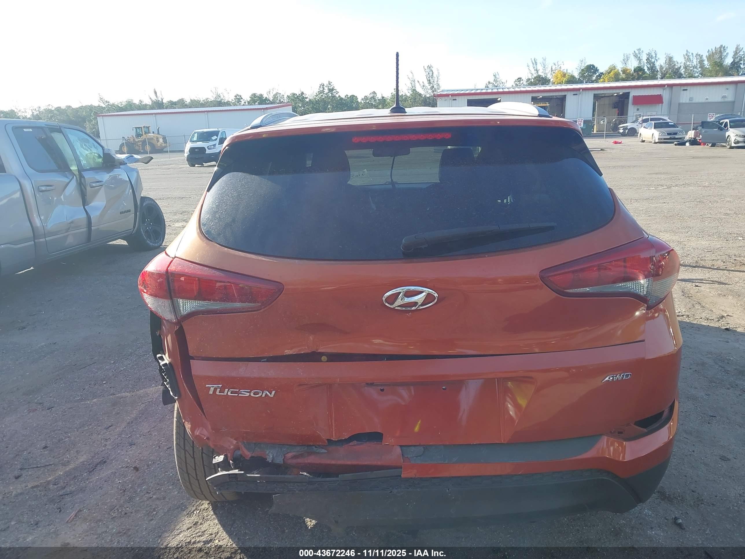 HYUNDAI TUCSON image 6