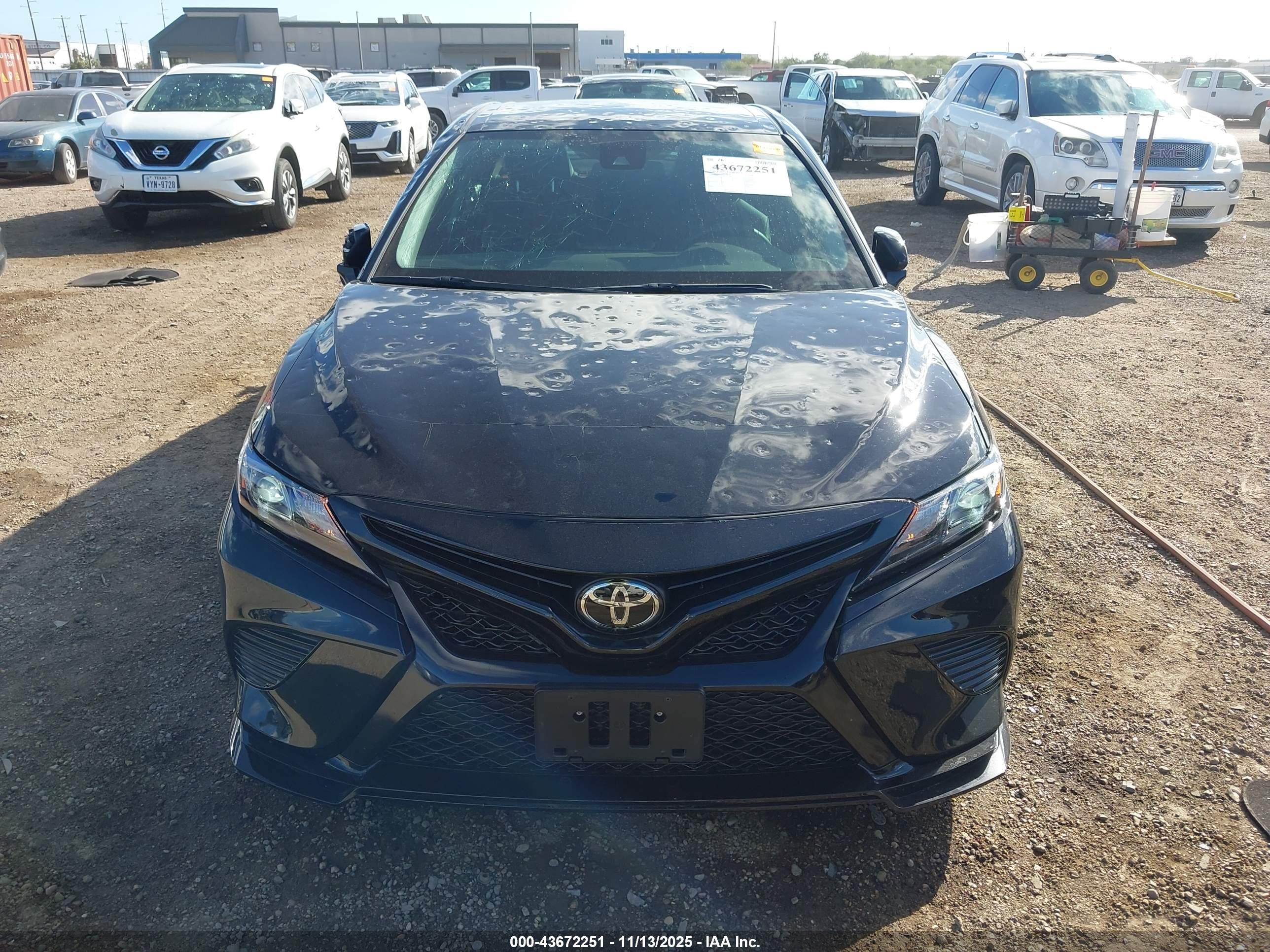 TOYOTA CAMRY image 6