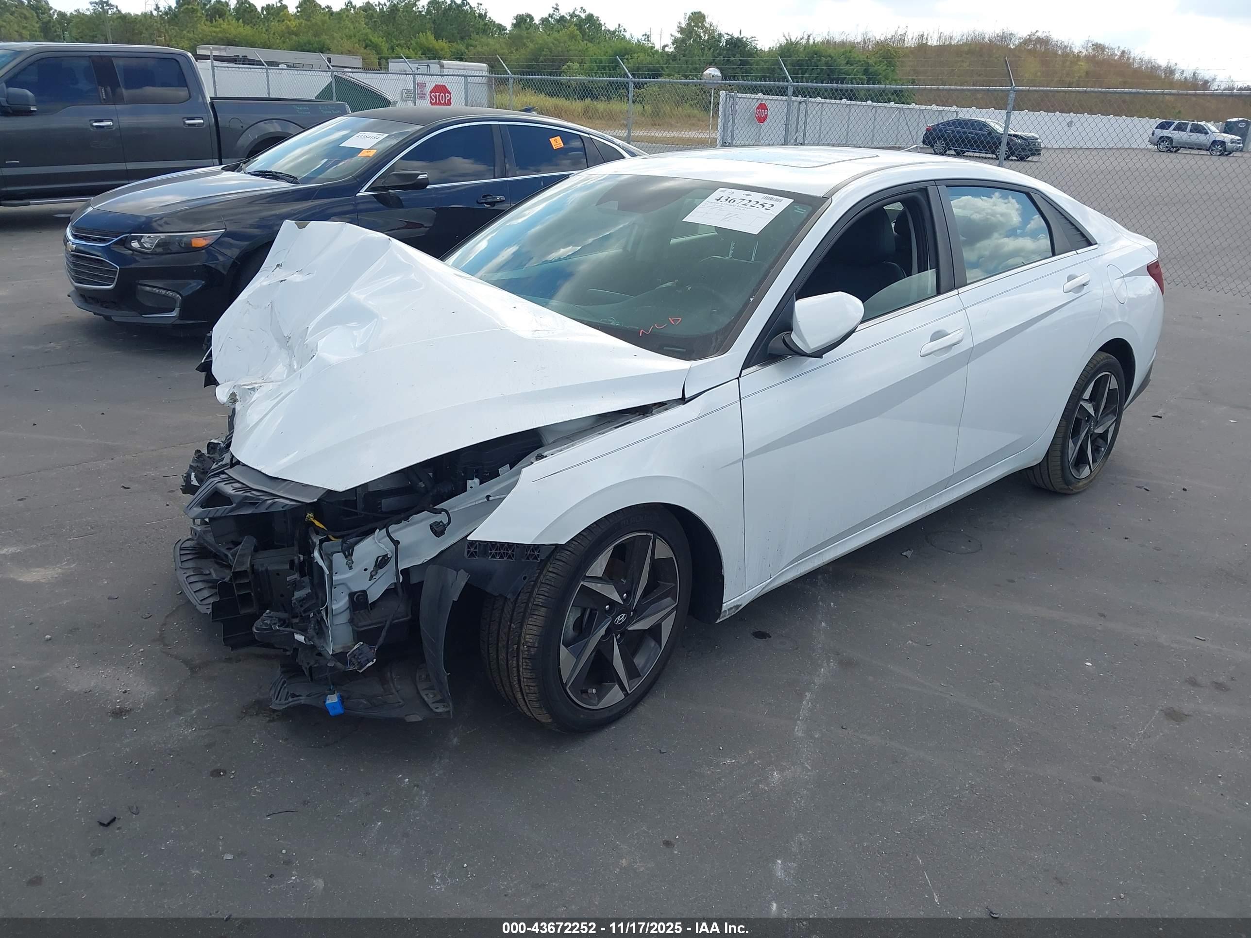 HYUNDAI ELANTRA image 2