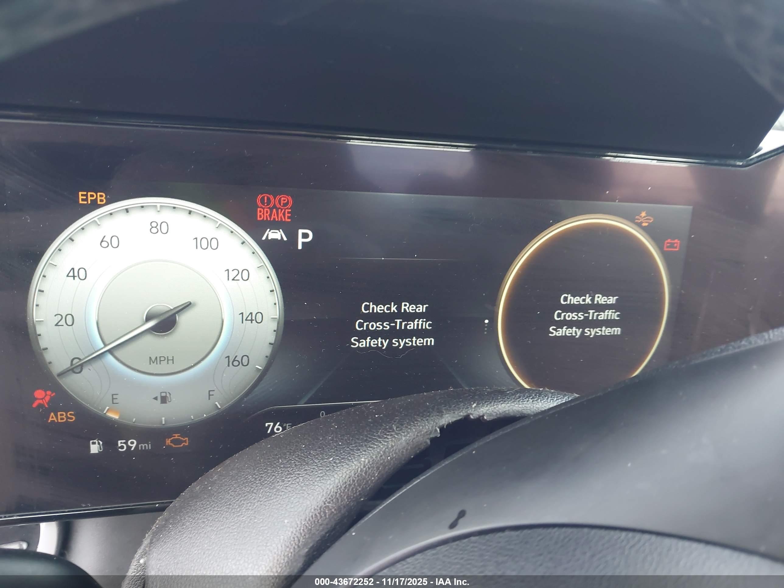 HYUNDAI ELANTRA image 7