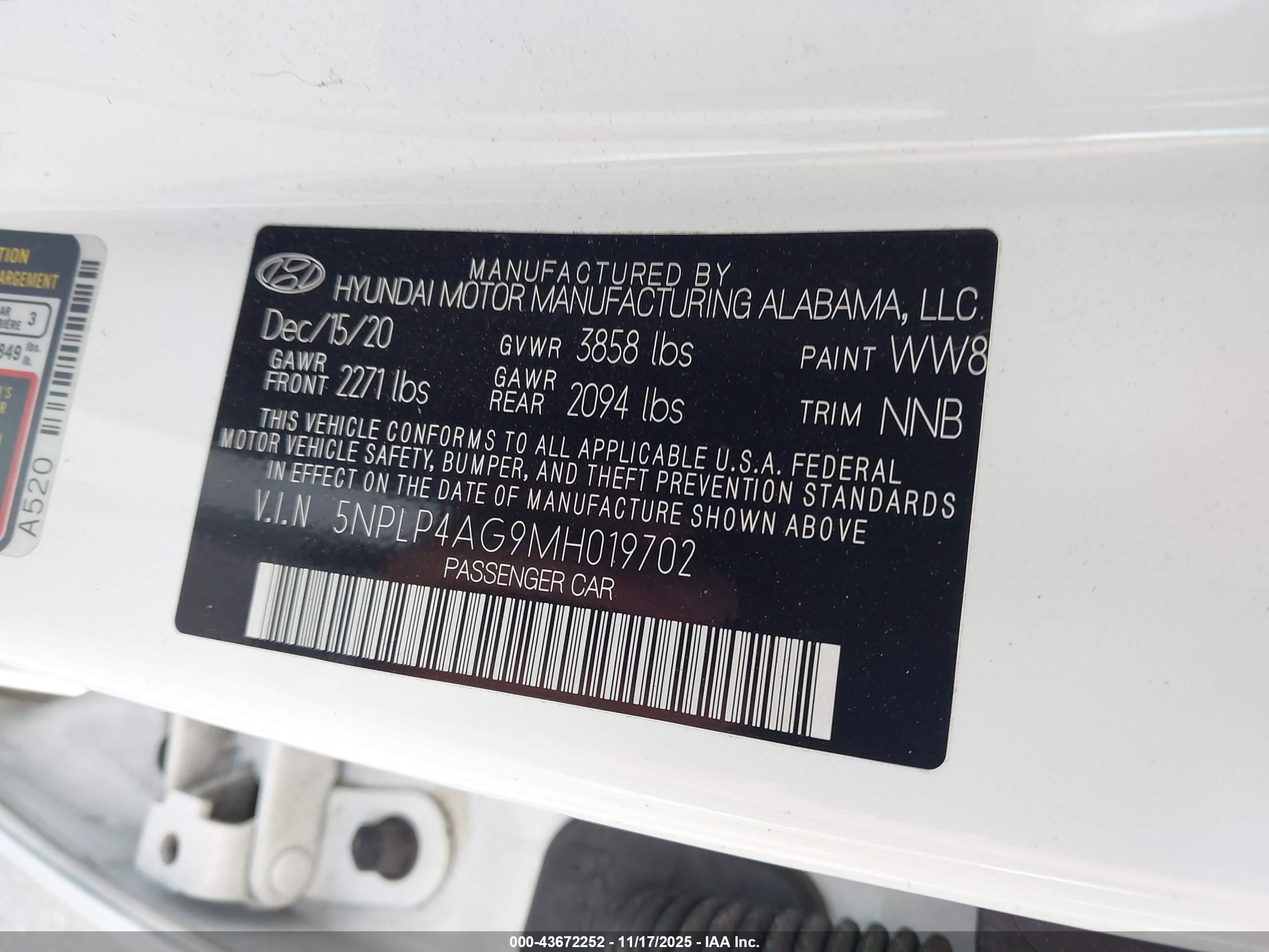 HYUNDAI ELANTRA image 9