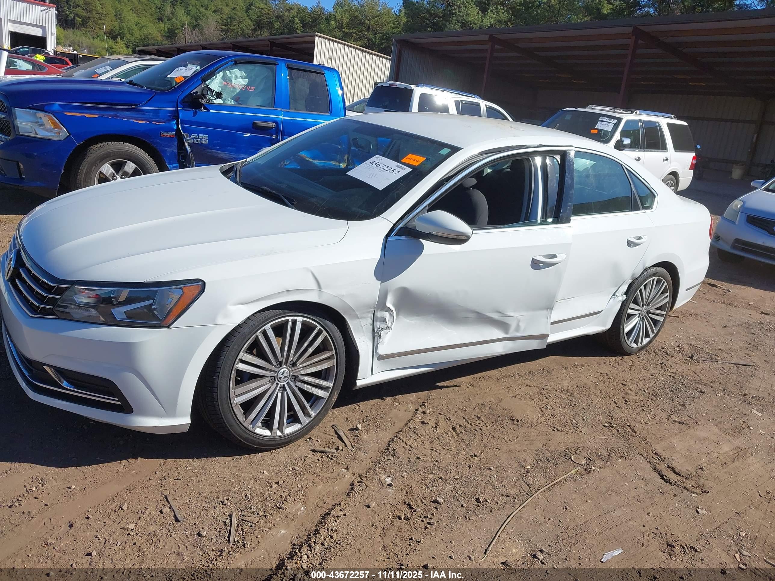 VOLKSWAGEN PASSAT image 6