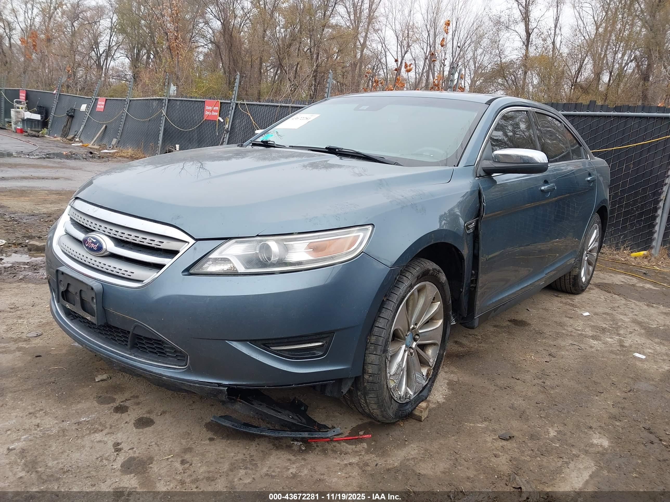 FORD TAURUS image 2