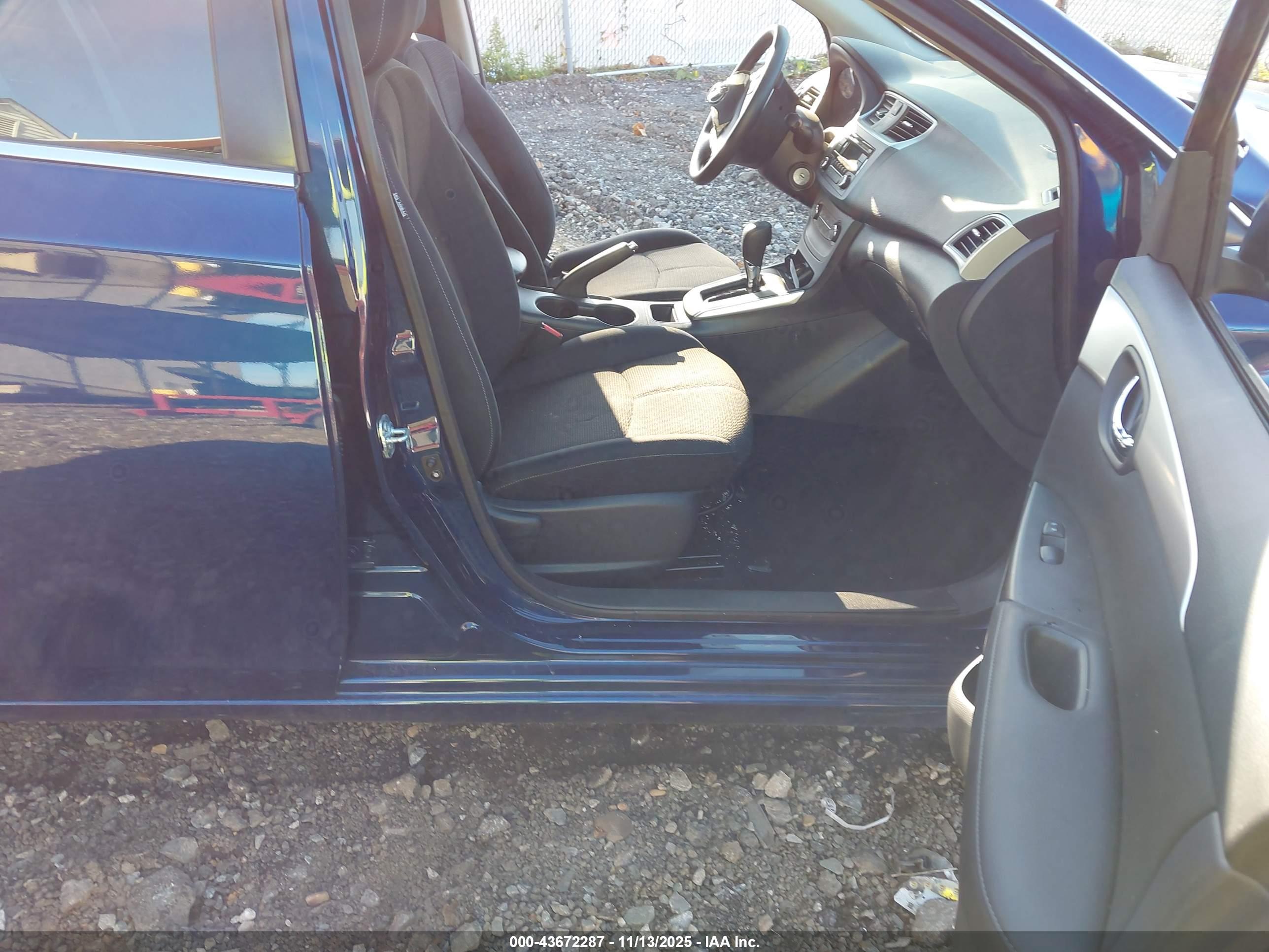 NISSAN SENTRA image 5