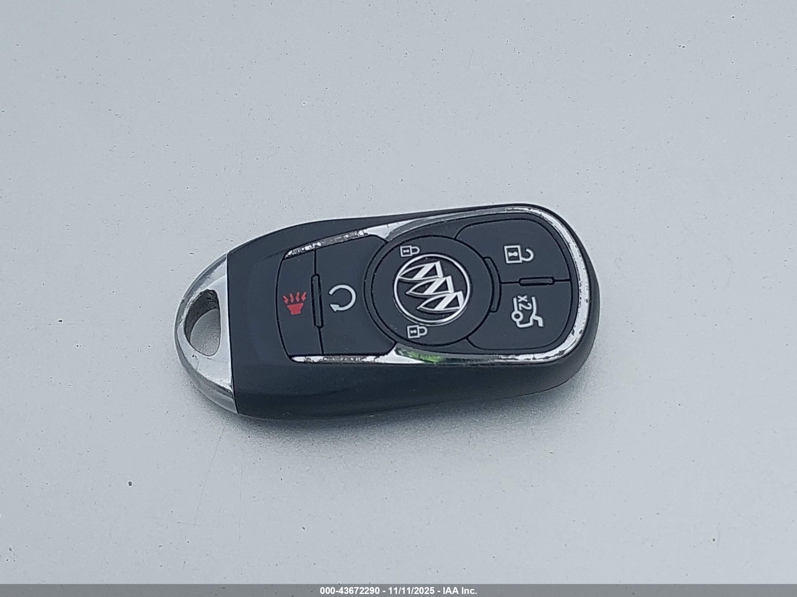 BUICK LACROSSE image 11