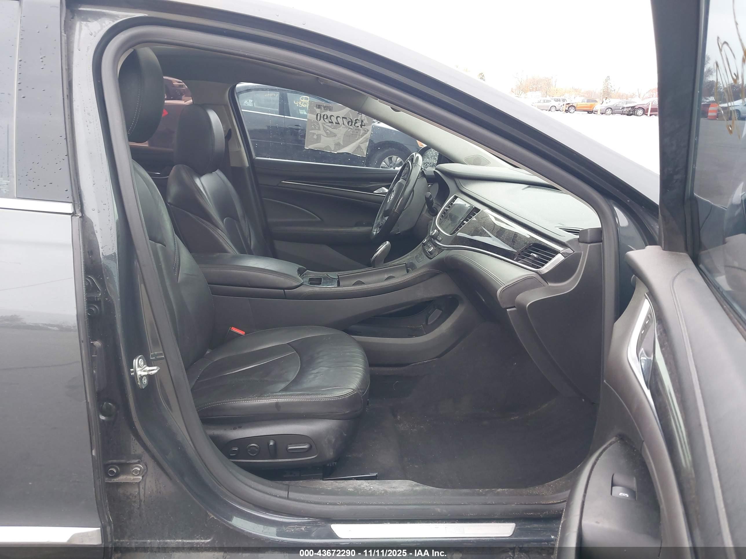 BUICK LACROSSE image 5