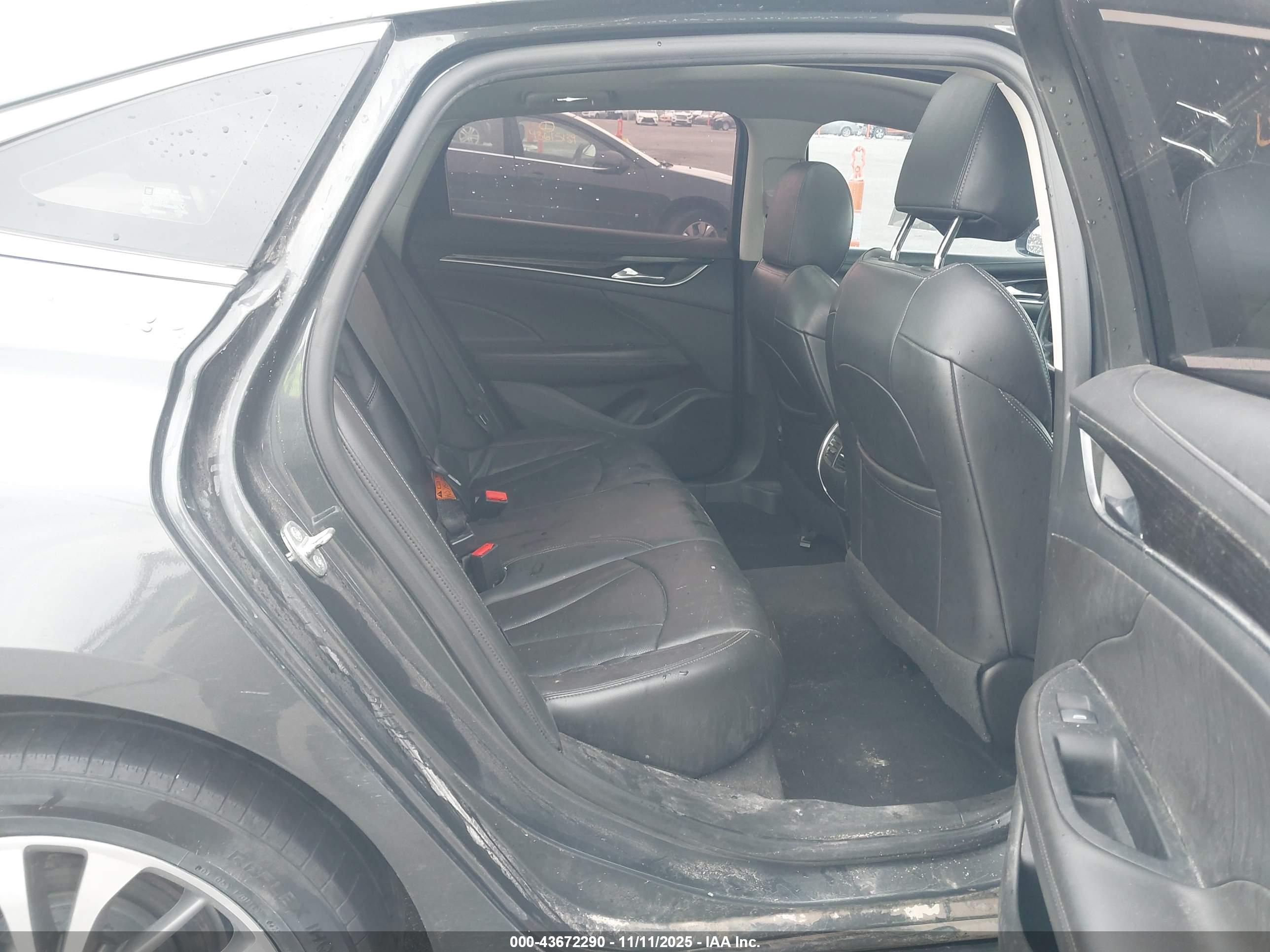 BUICK LACROSSE image 8