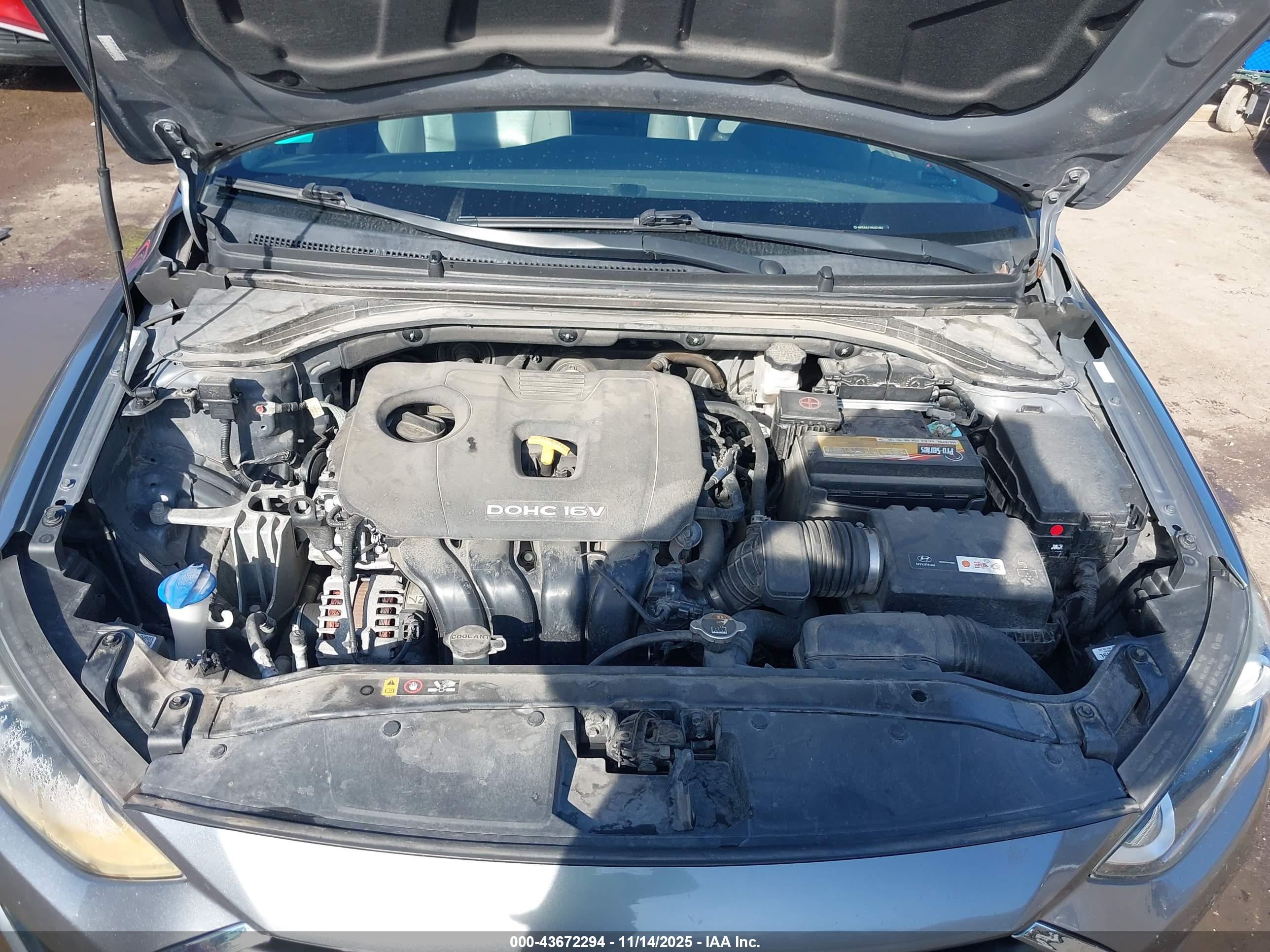 HYUNDAI ELANTRA image 10