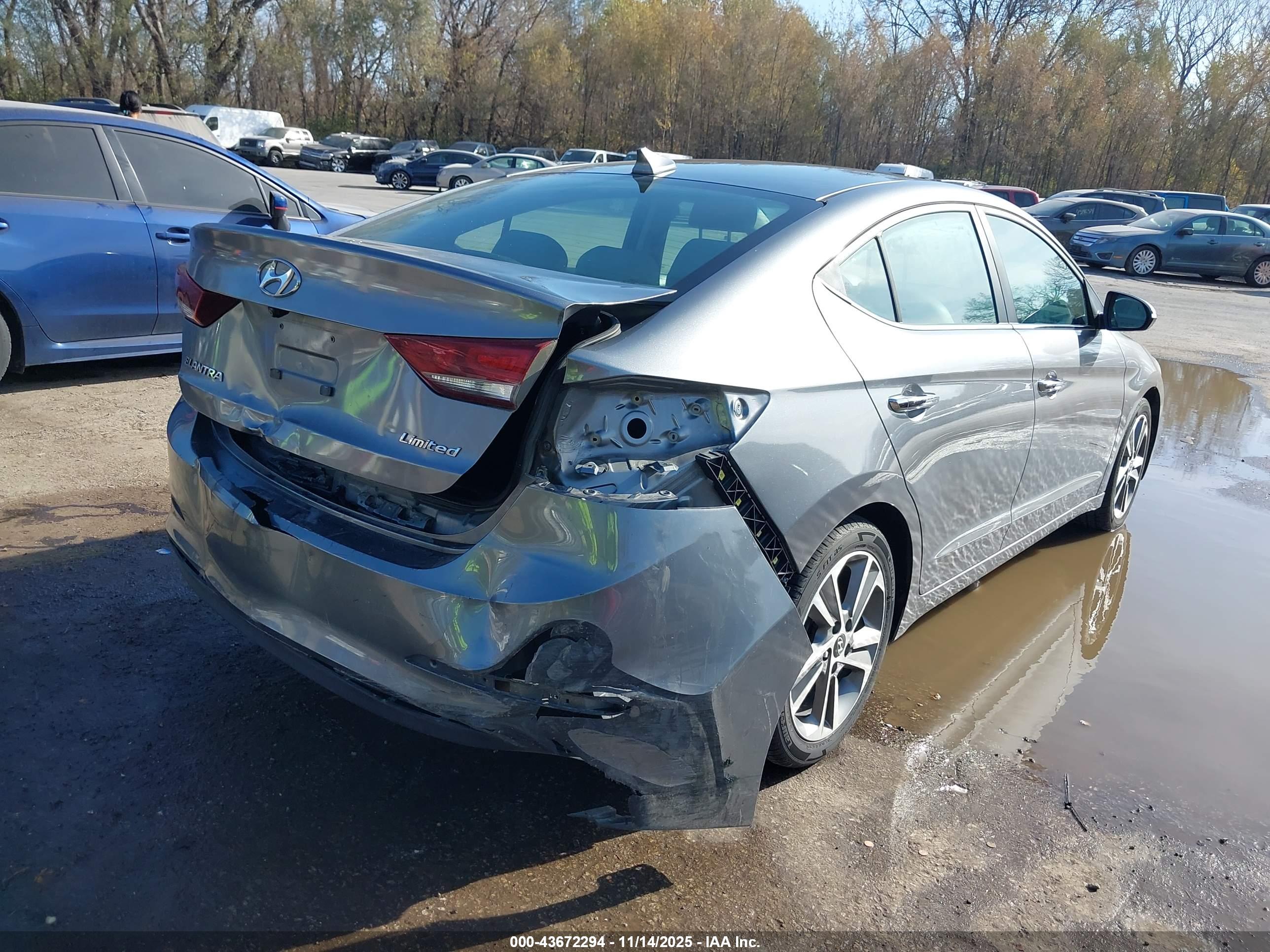 HYUNDAI ELANTRA image 4