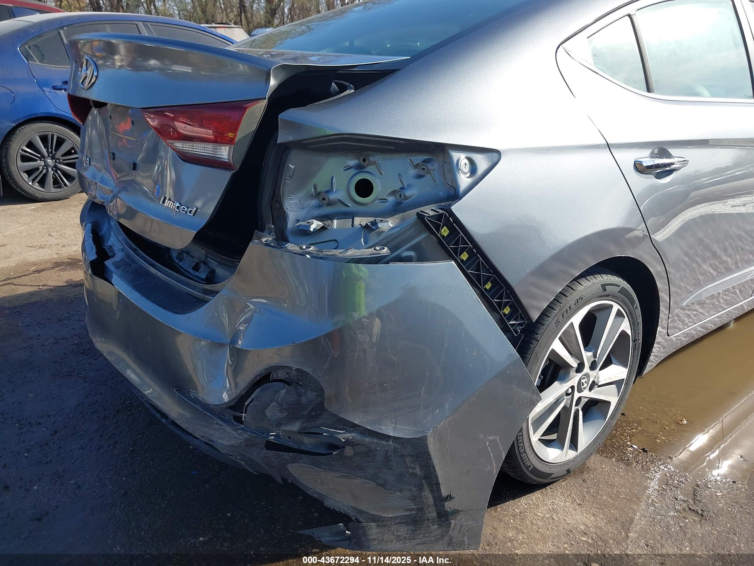 HYUNDAI ELANTRA image 6