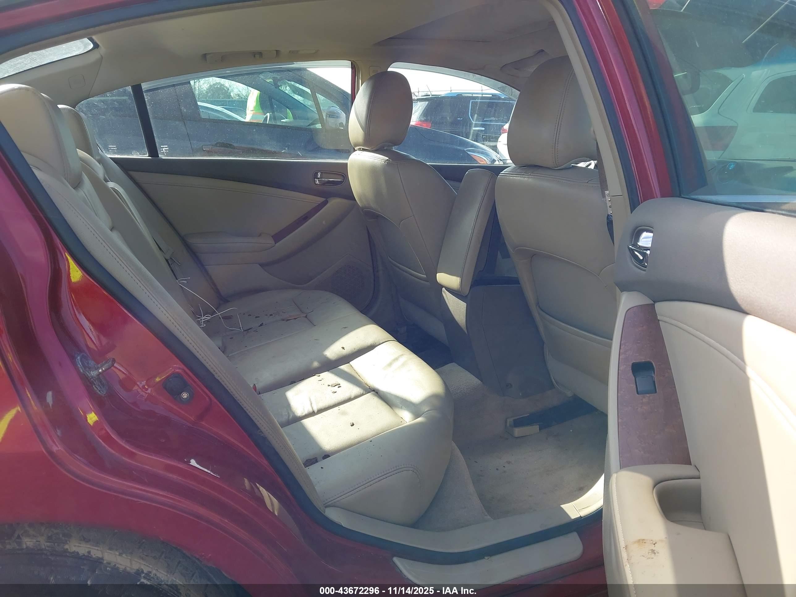 NISSAN ALTIMA image 8