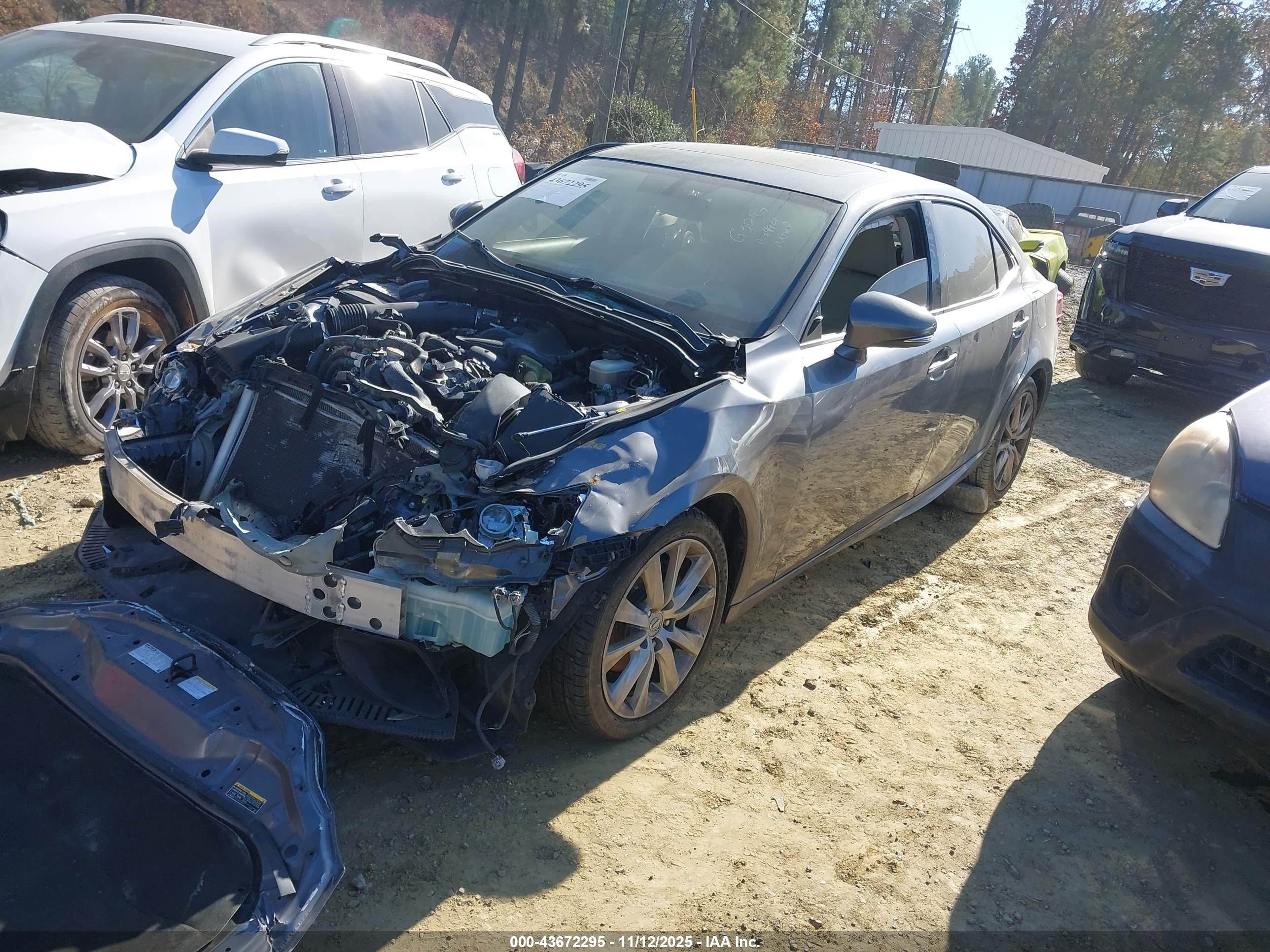 LEXUS IS image 2