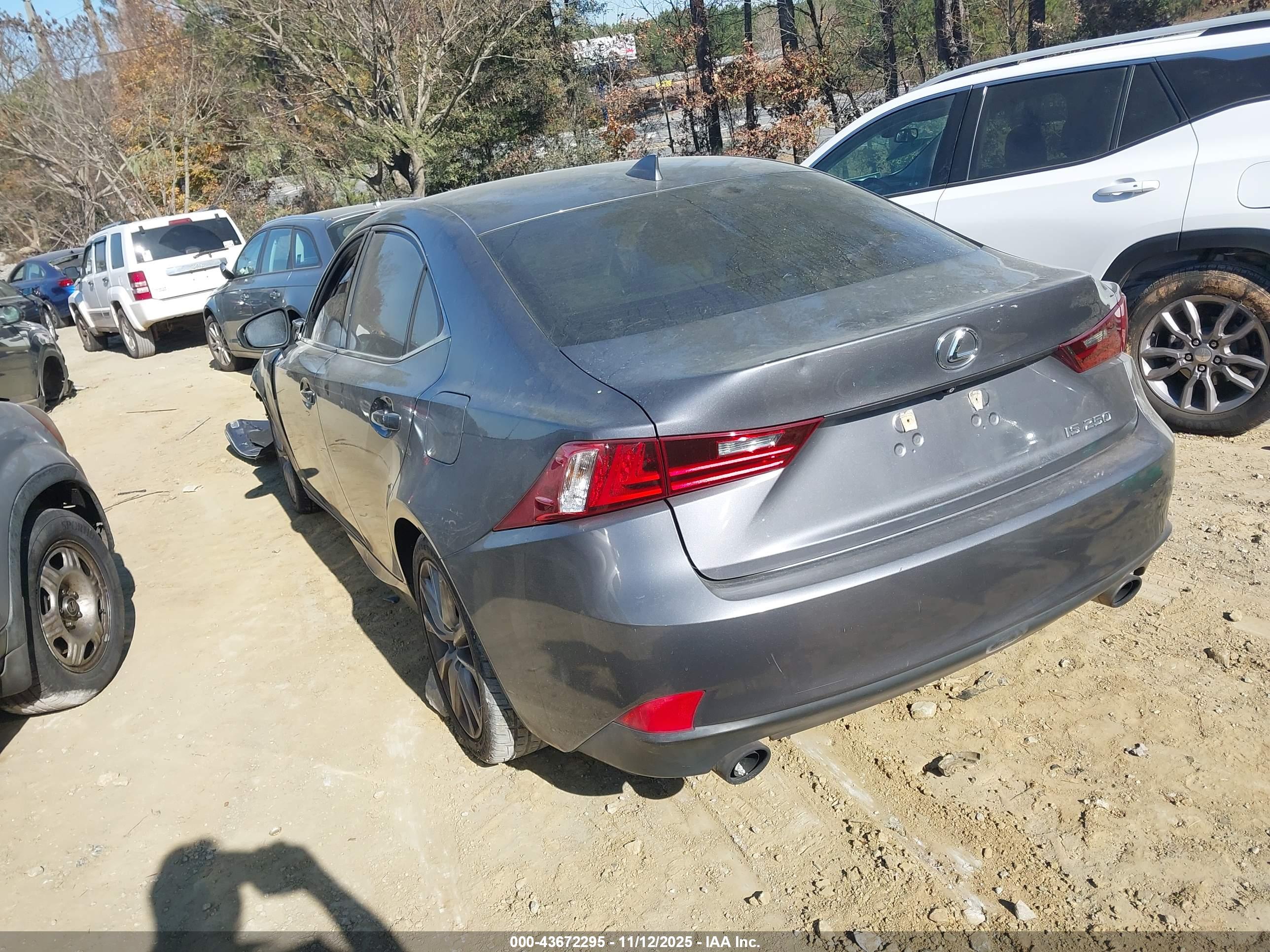 LEXUS IS image 3