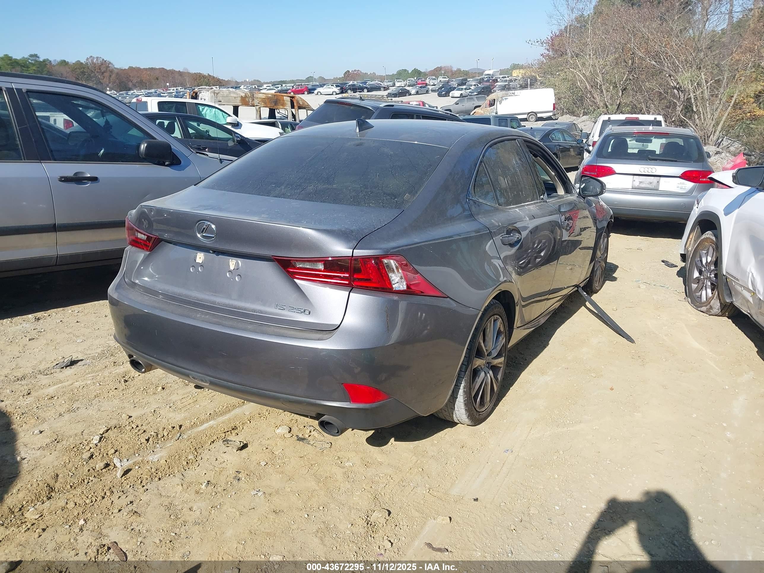 LEXUS IS image 4
