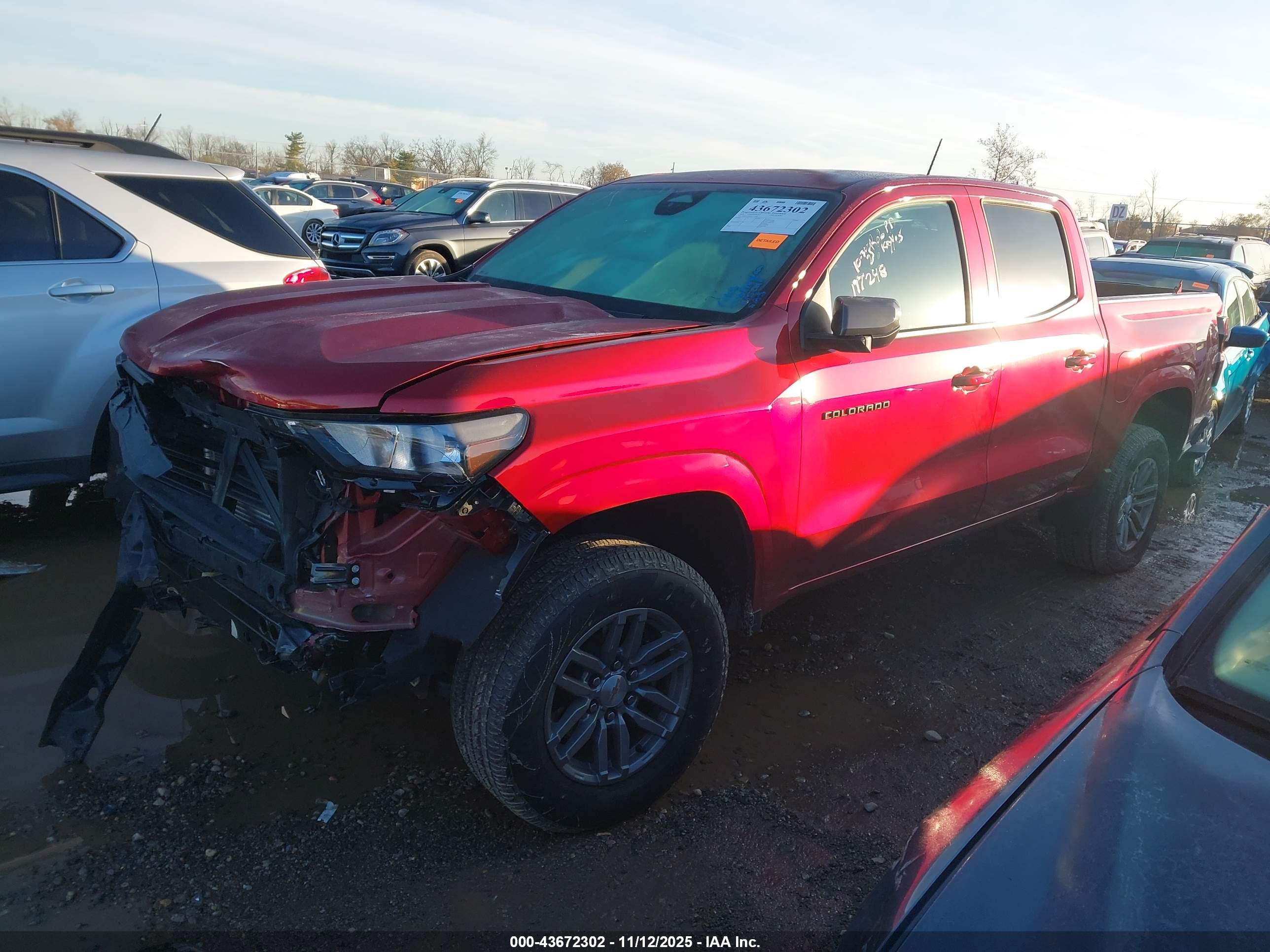 CHEVROLET COLORADO image 2
