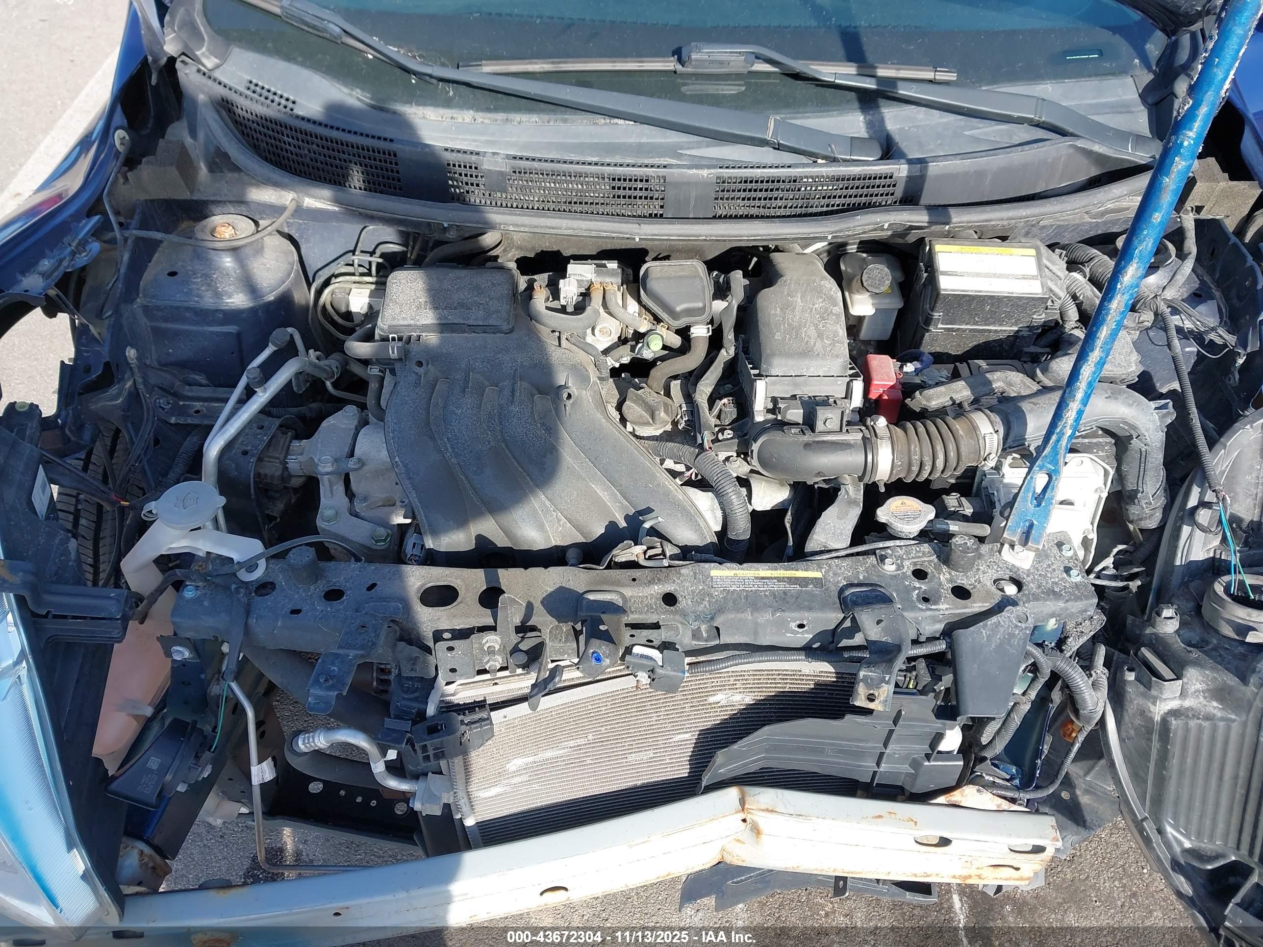 NISSAN VERSA image 10
