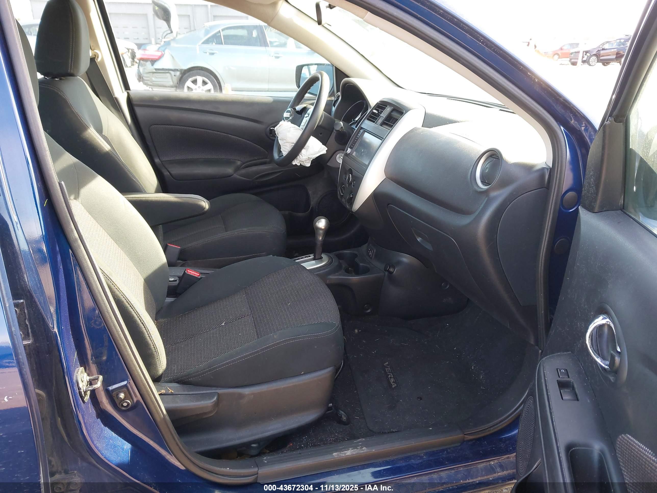 NISSAN VERSA image 5