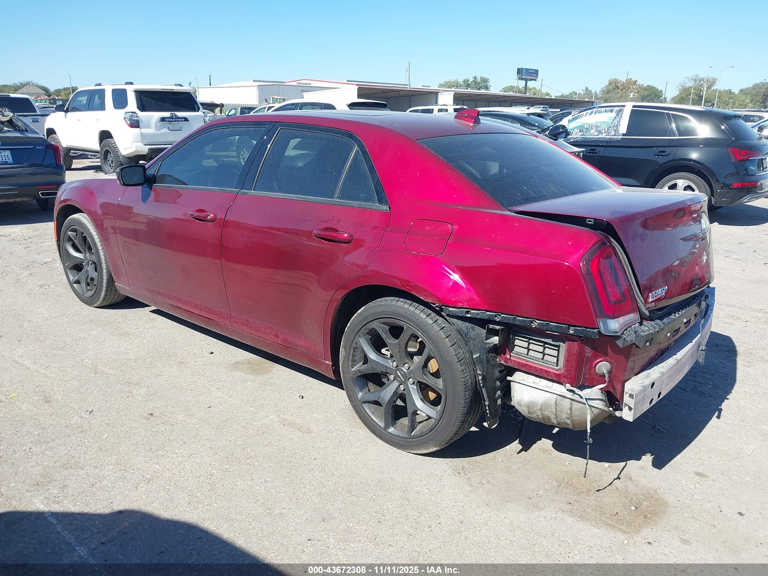 CHRYSLER 300 image 3