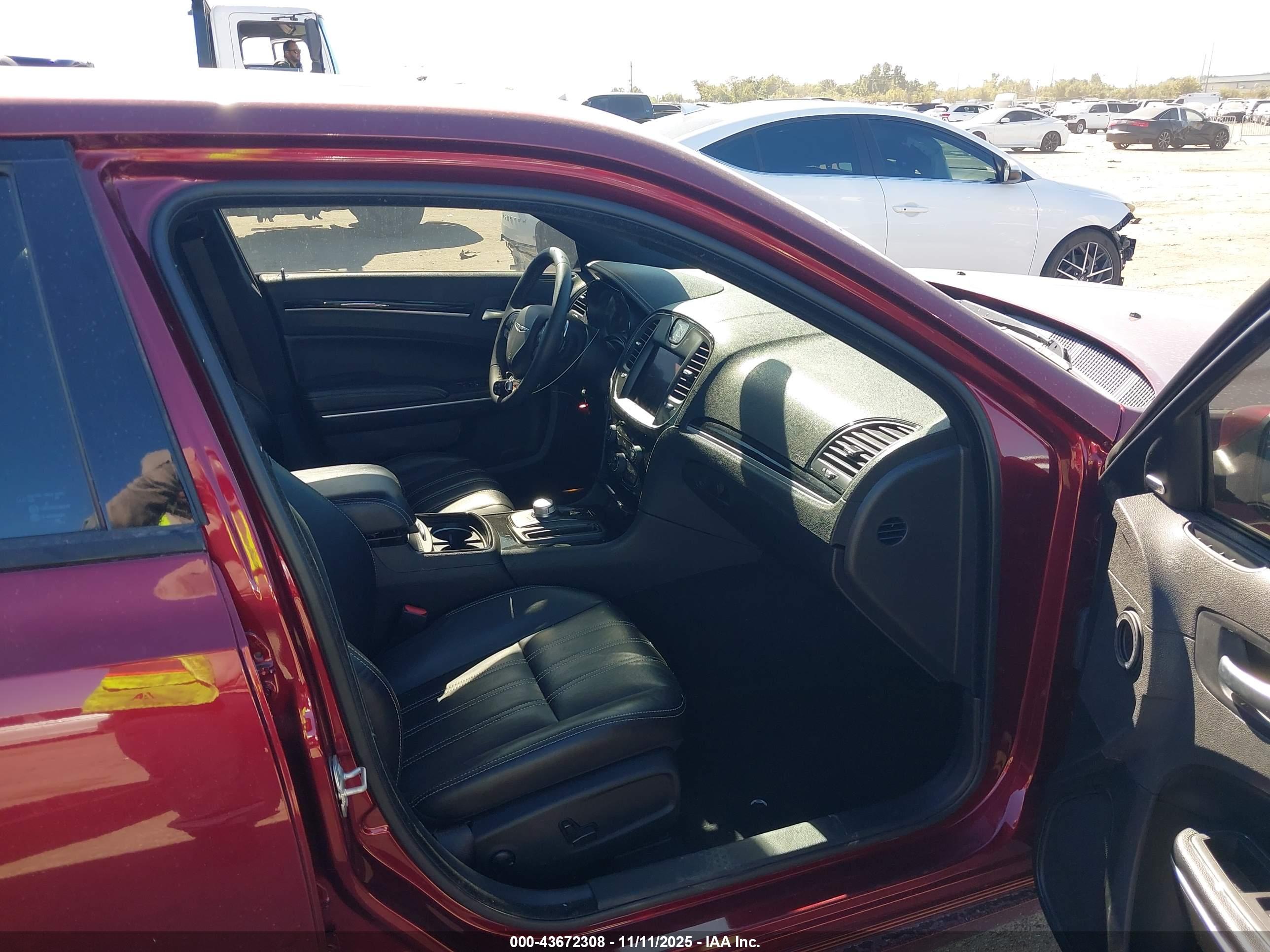 CHRYSLER 300 image 5