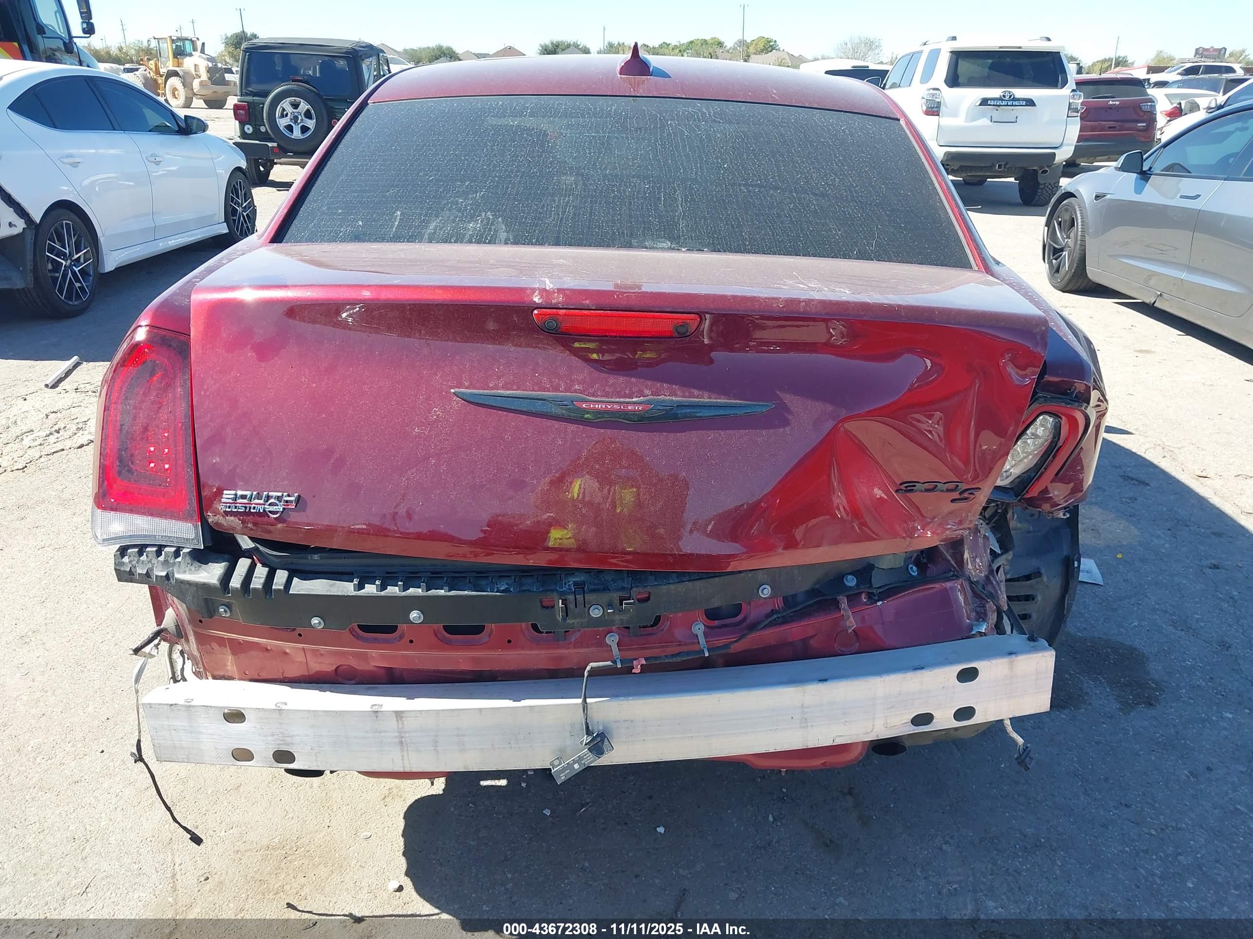 CHRYSLER 300 image 6