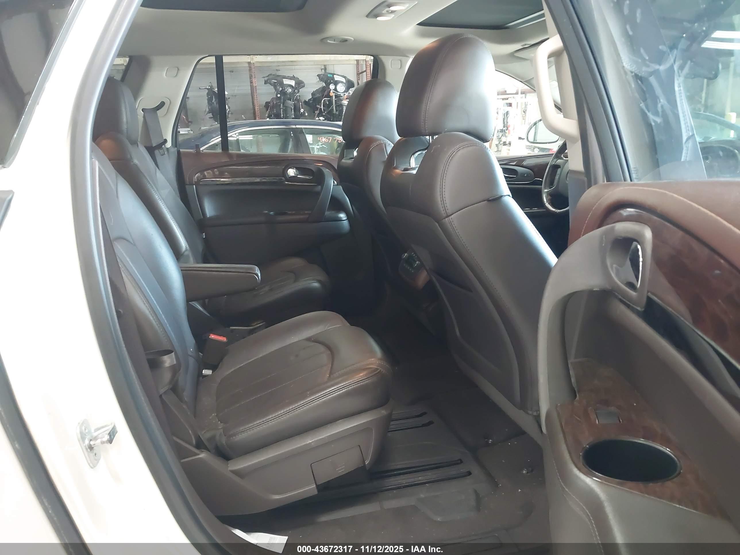 BUICK ENCLAVE image 8