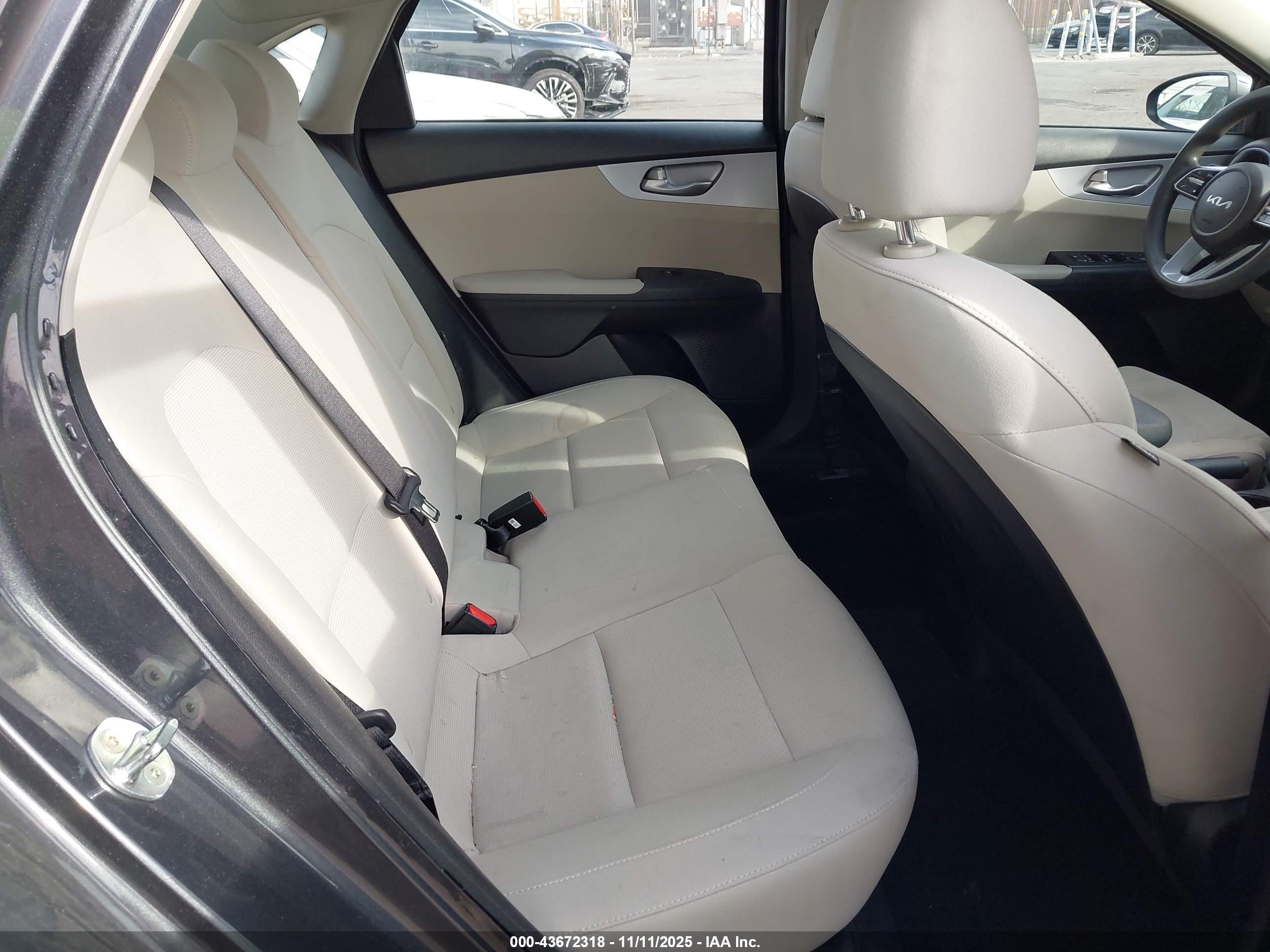 KIA FORTE image 8