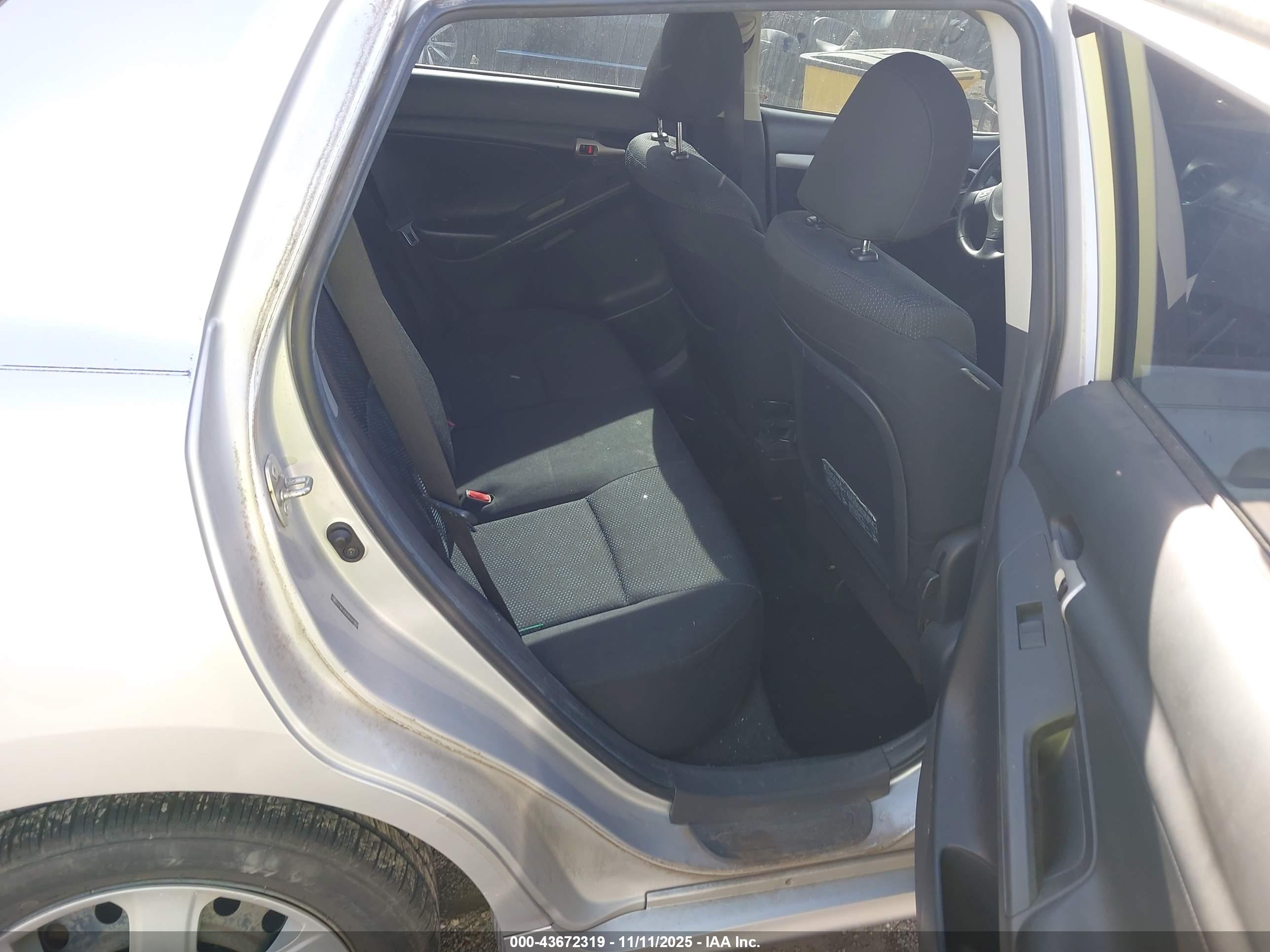 TOYOTA MATRIX image 8