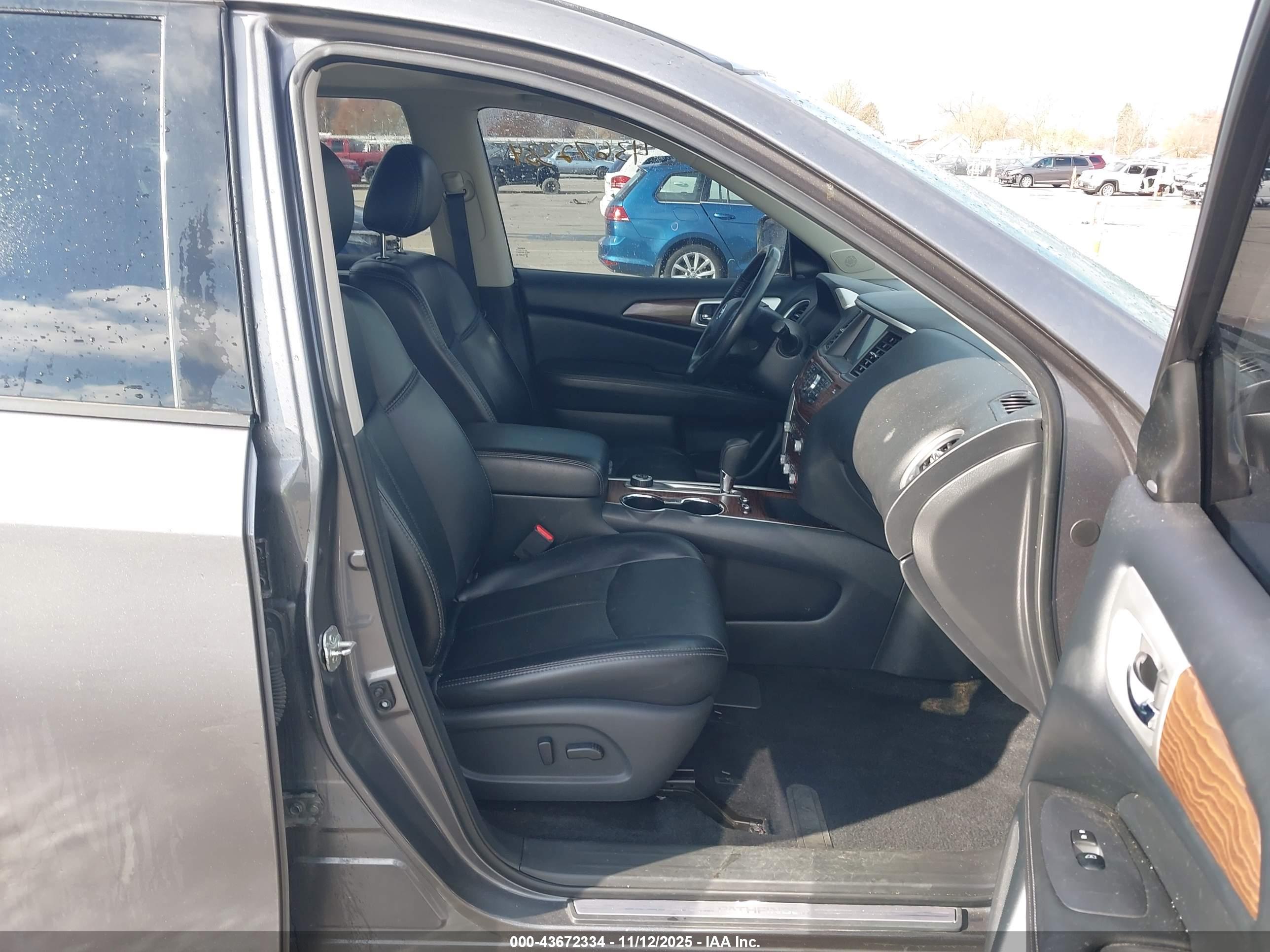 NISSAN PATHFINDER image 5