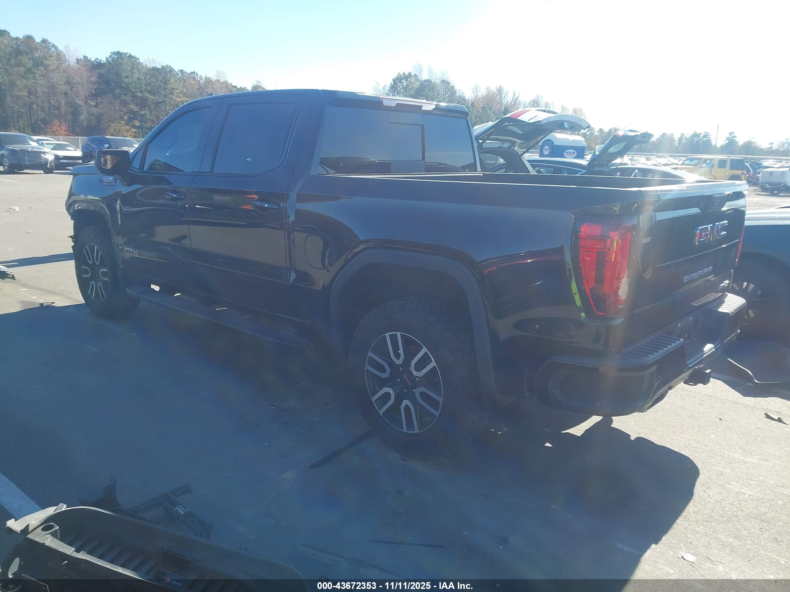GMC SIERRA image 3