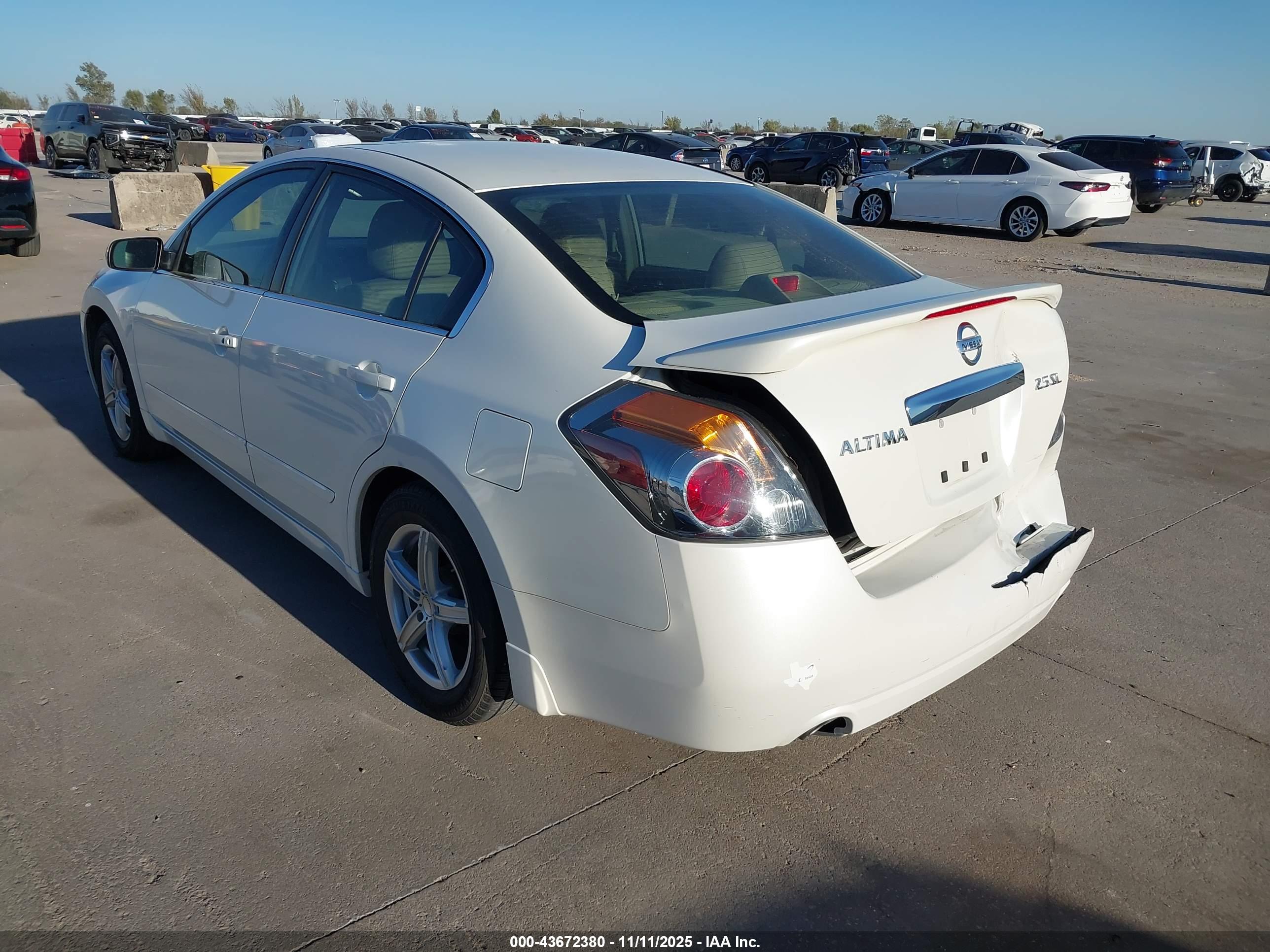 NISSAN ALTIMA image 3