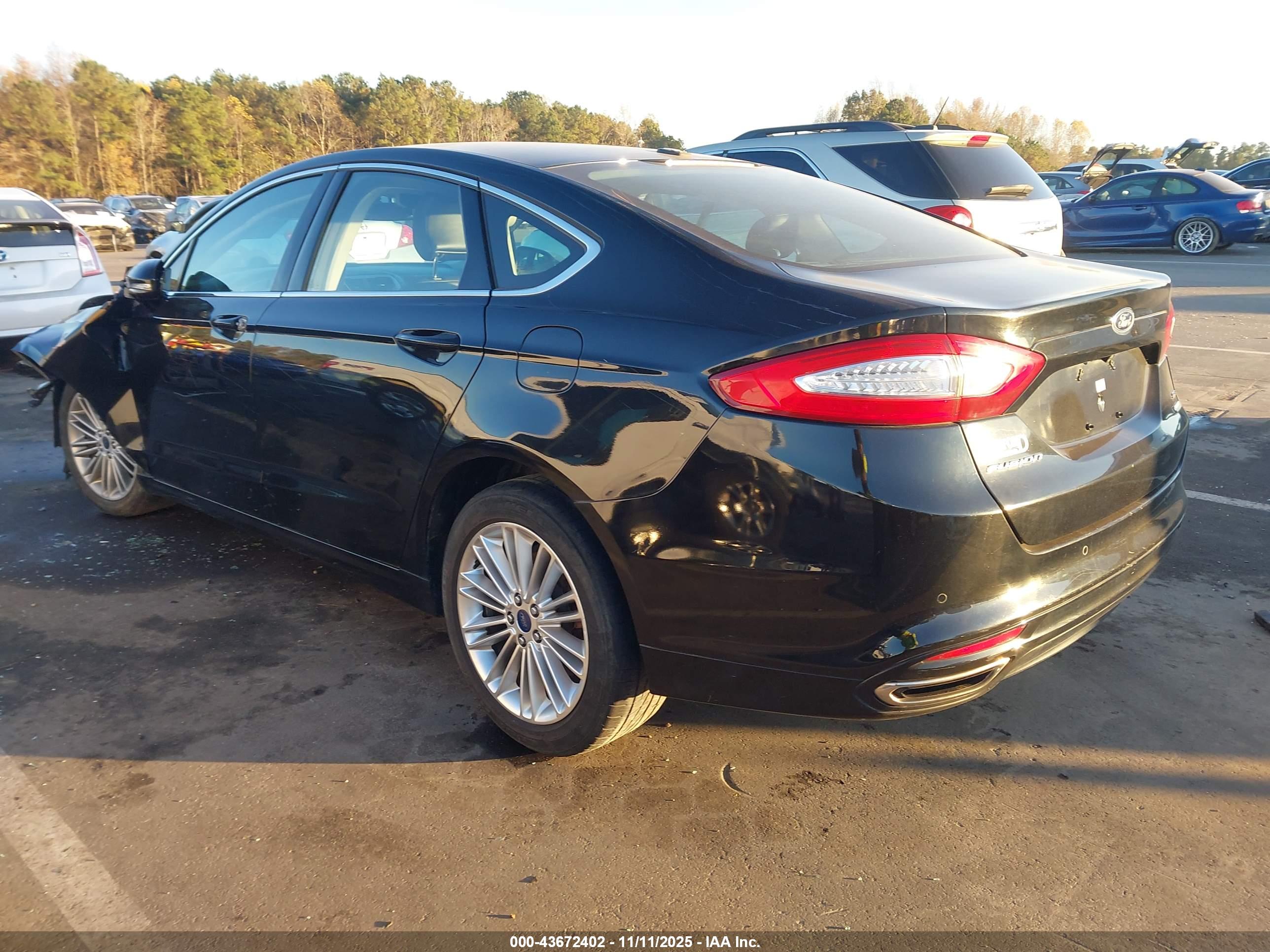 FORD FUSION image 3