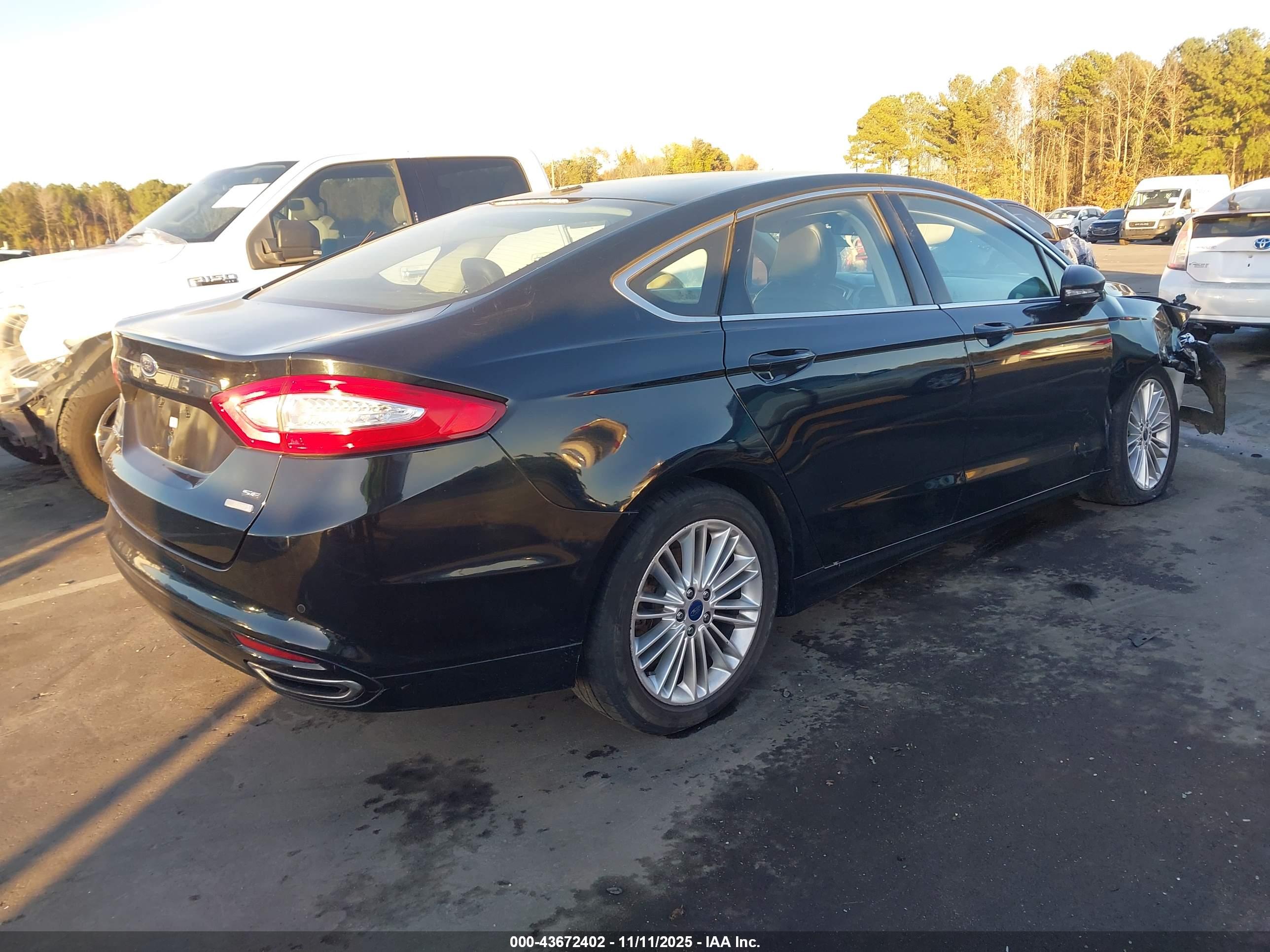 FORD FUSION image 4
