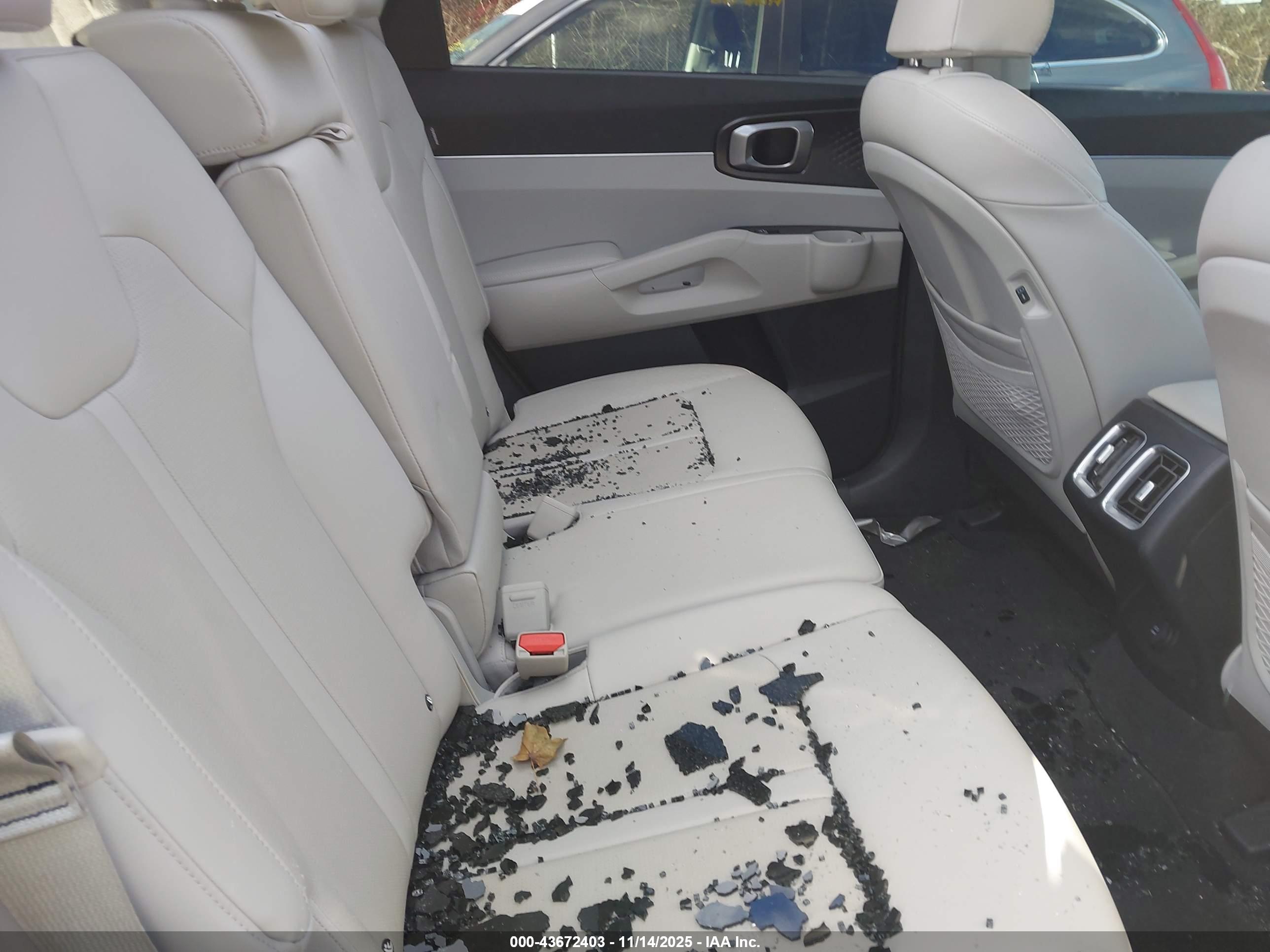 KIA SORENTO image 8