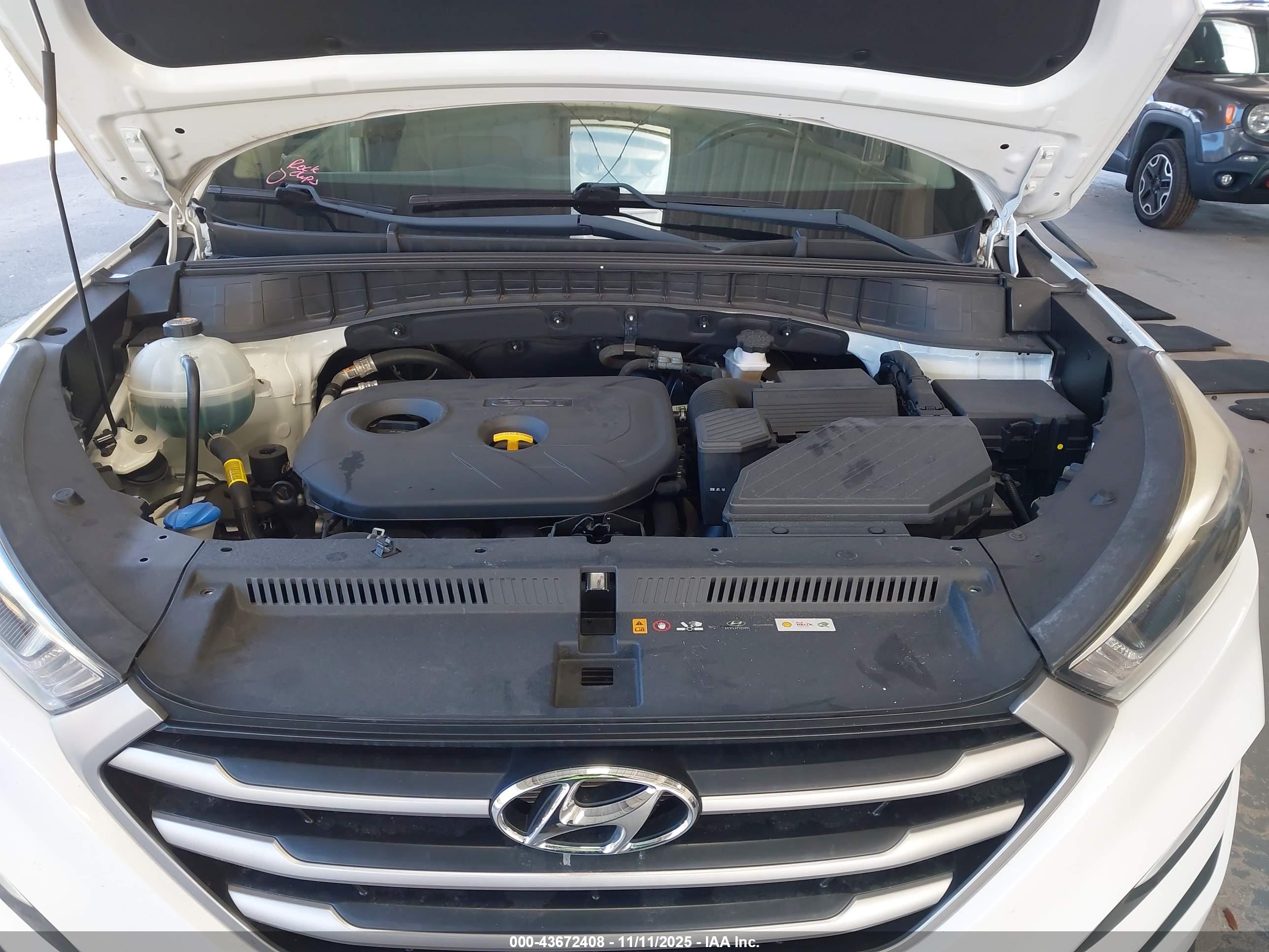 HYUNDAI TUCSON image 10