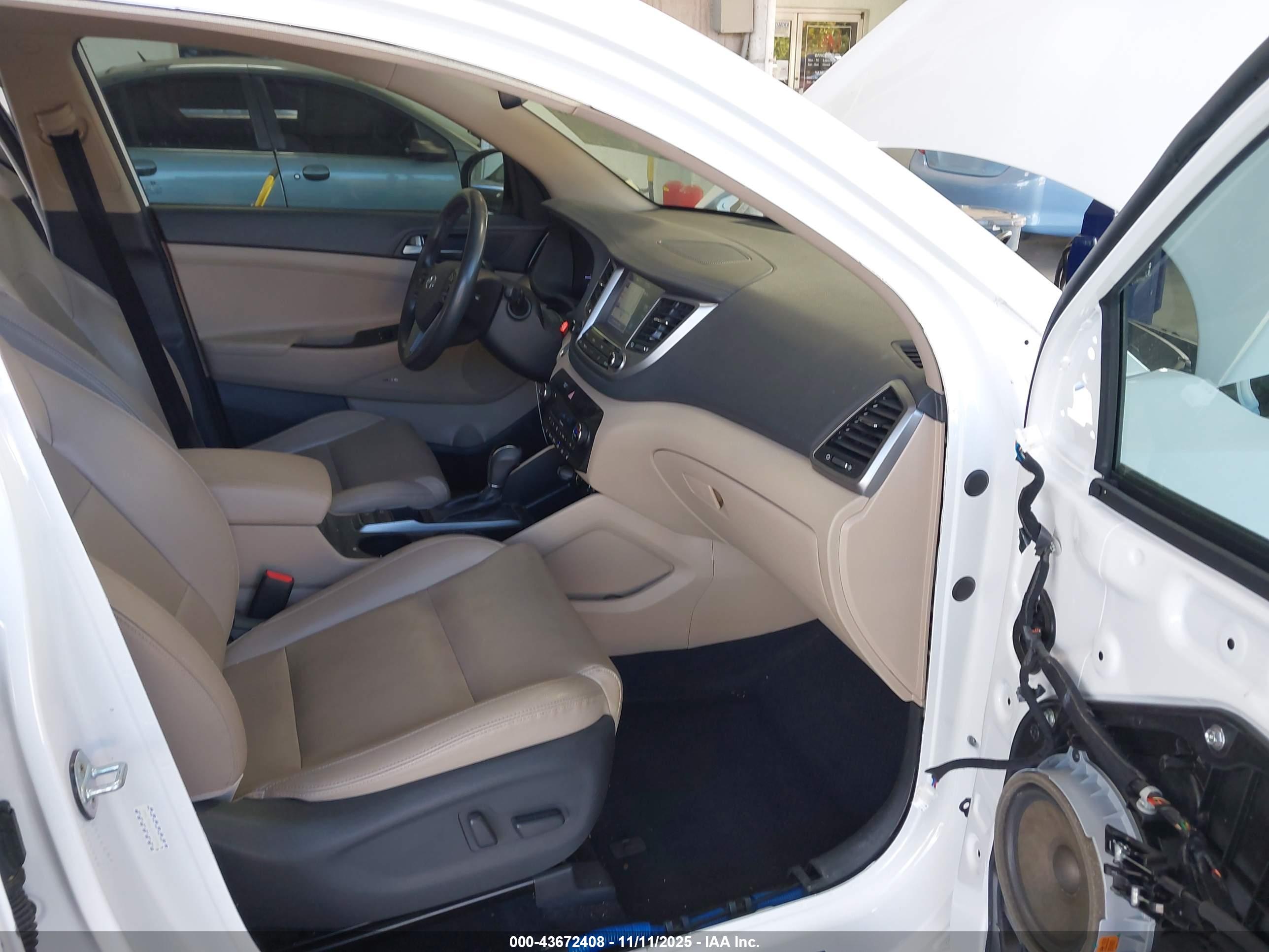 HYUNDAI TUCSON image 5