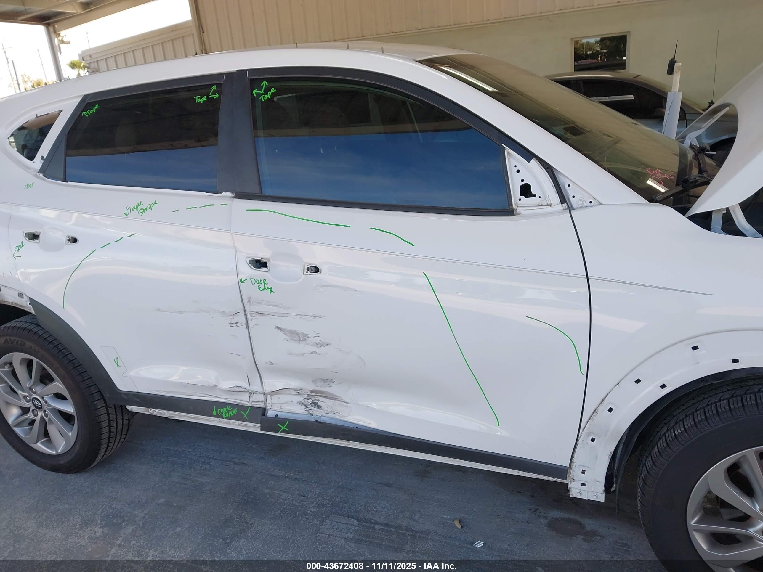 HYUNDAI TUCSON image 6